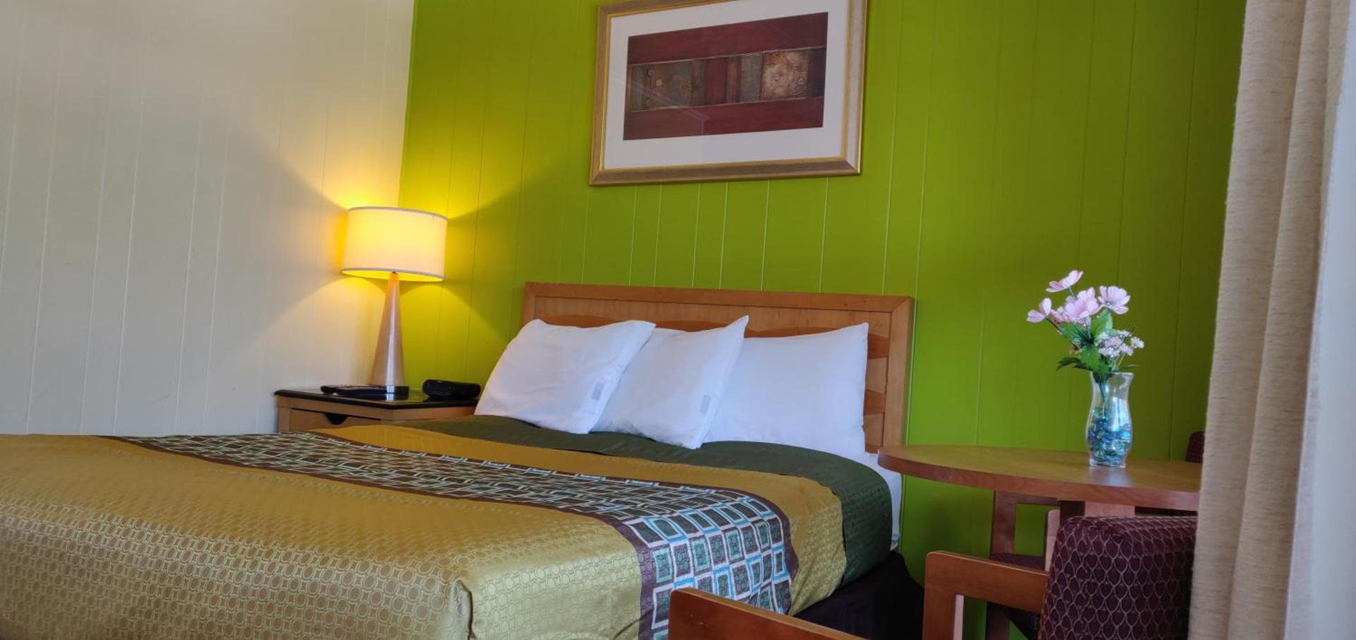 Pinebrook Motel photo 76