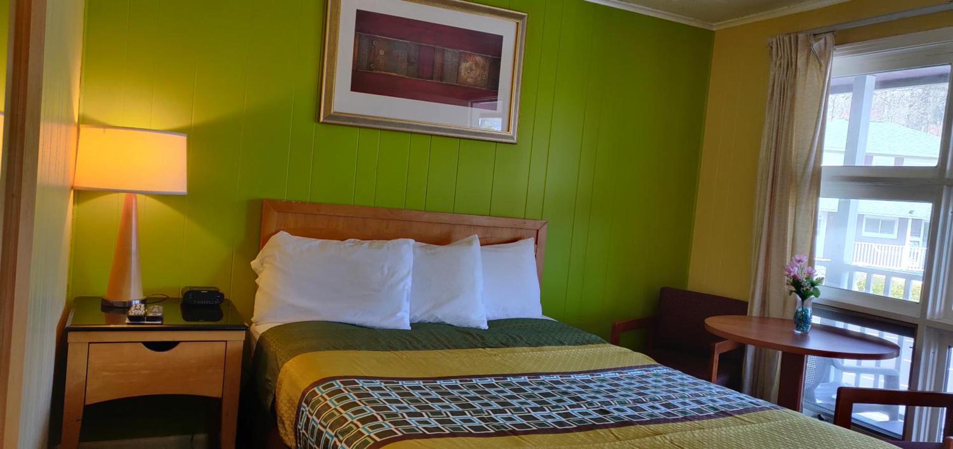 Pinebrook Motel photo 65