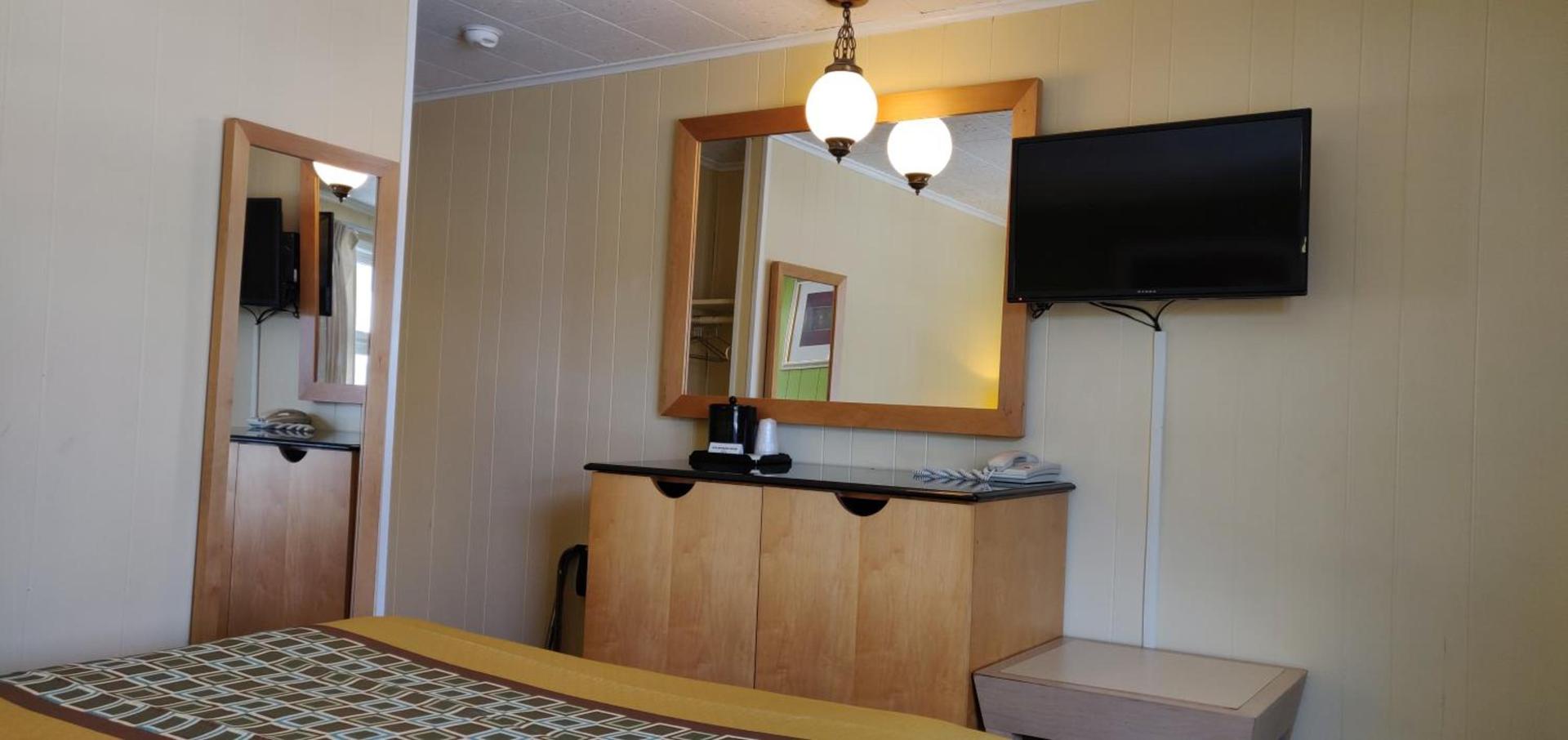 Pinebrook Motel photo 81