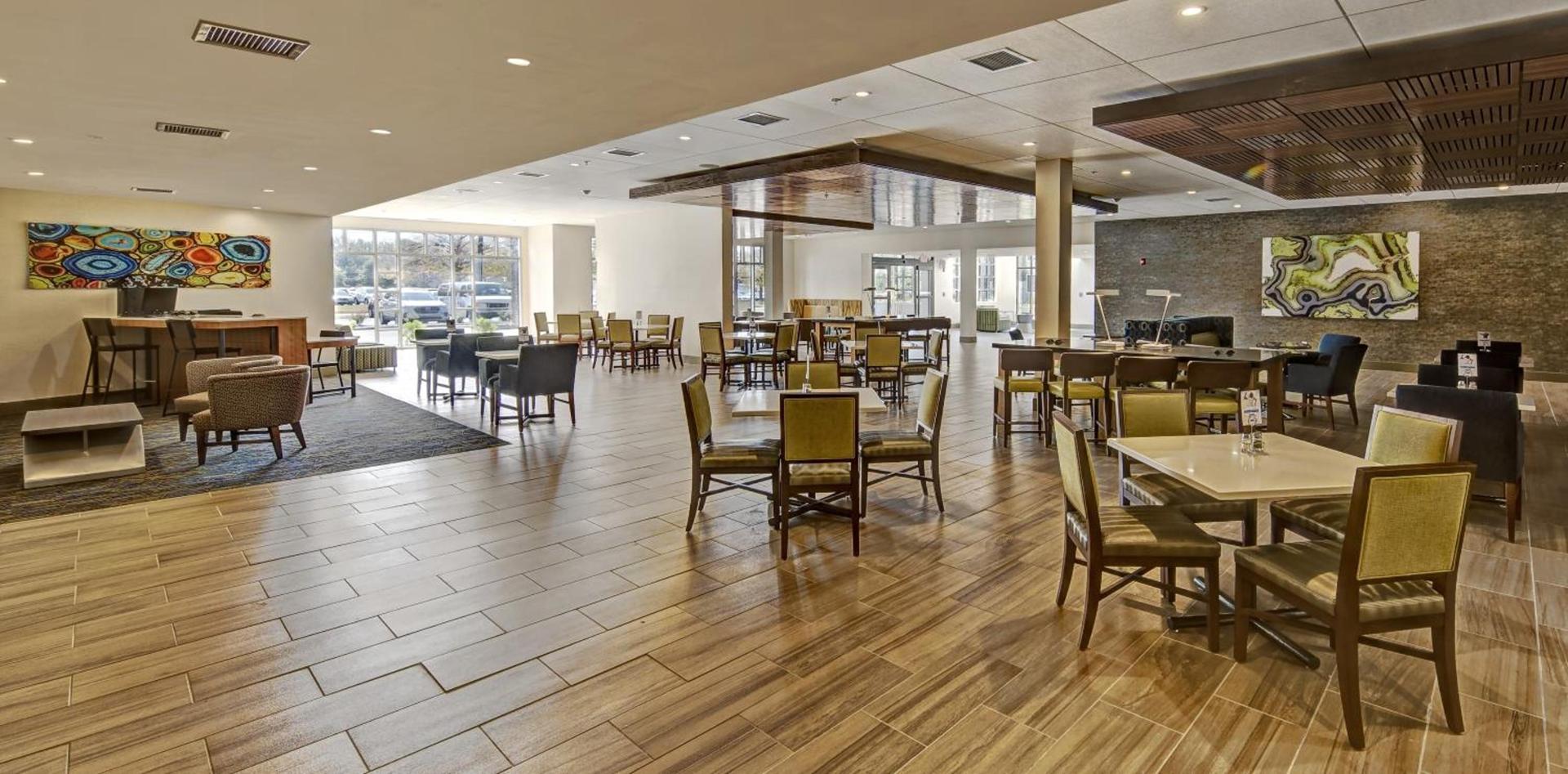 Holiday Inn Express Louisville Airport Expo Center by IHG photo 10