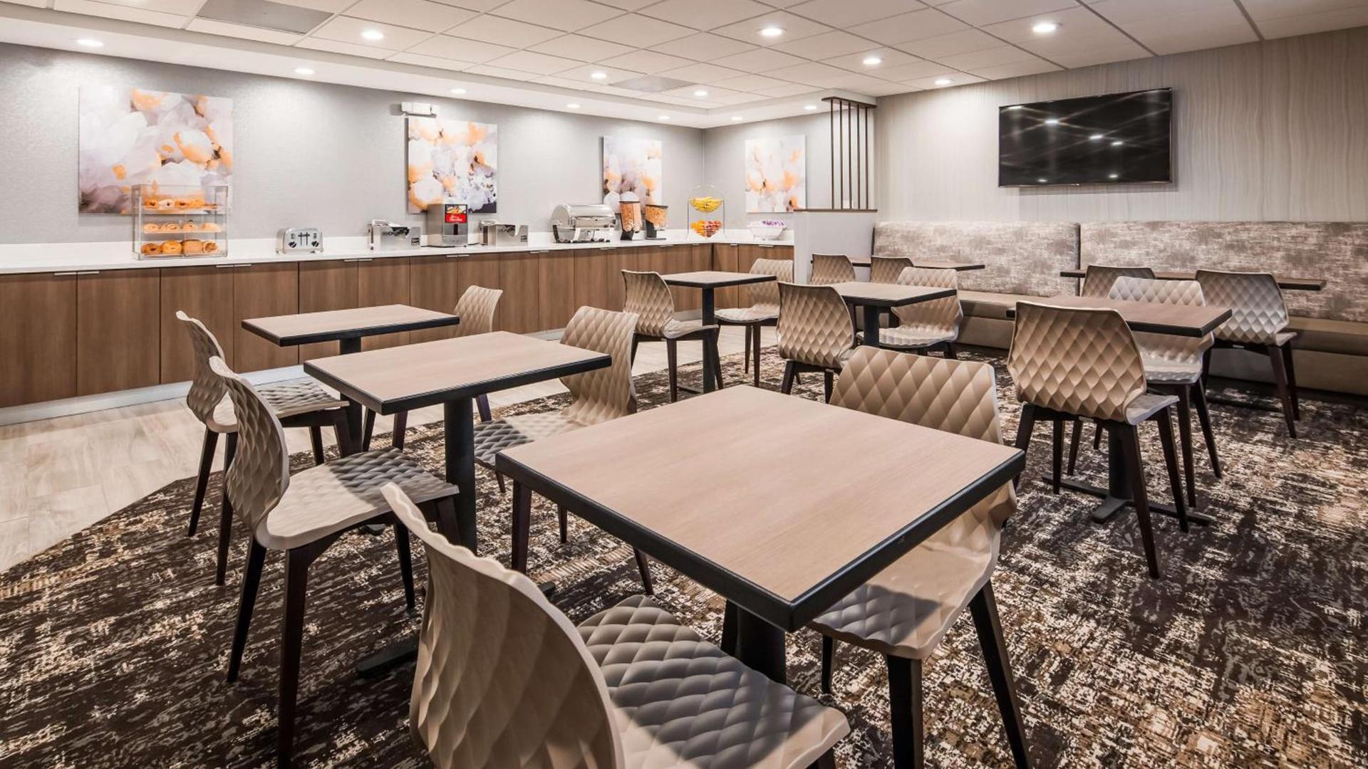 SureStay Plus Hotel by Best Western Chicago Lombard photo 7