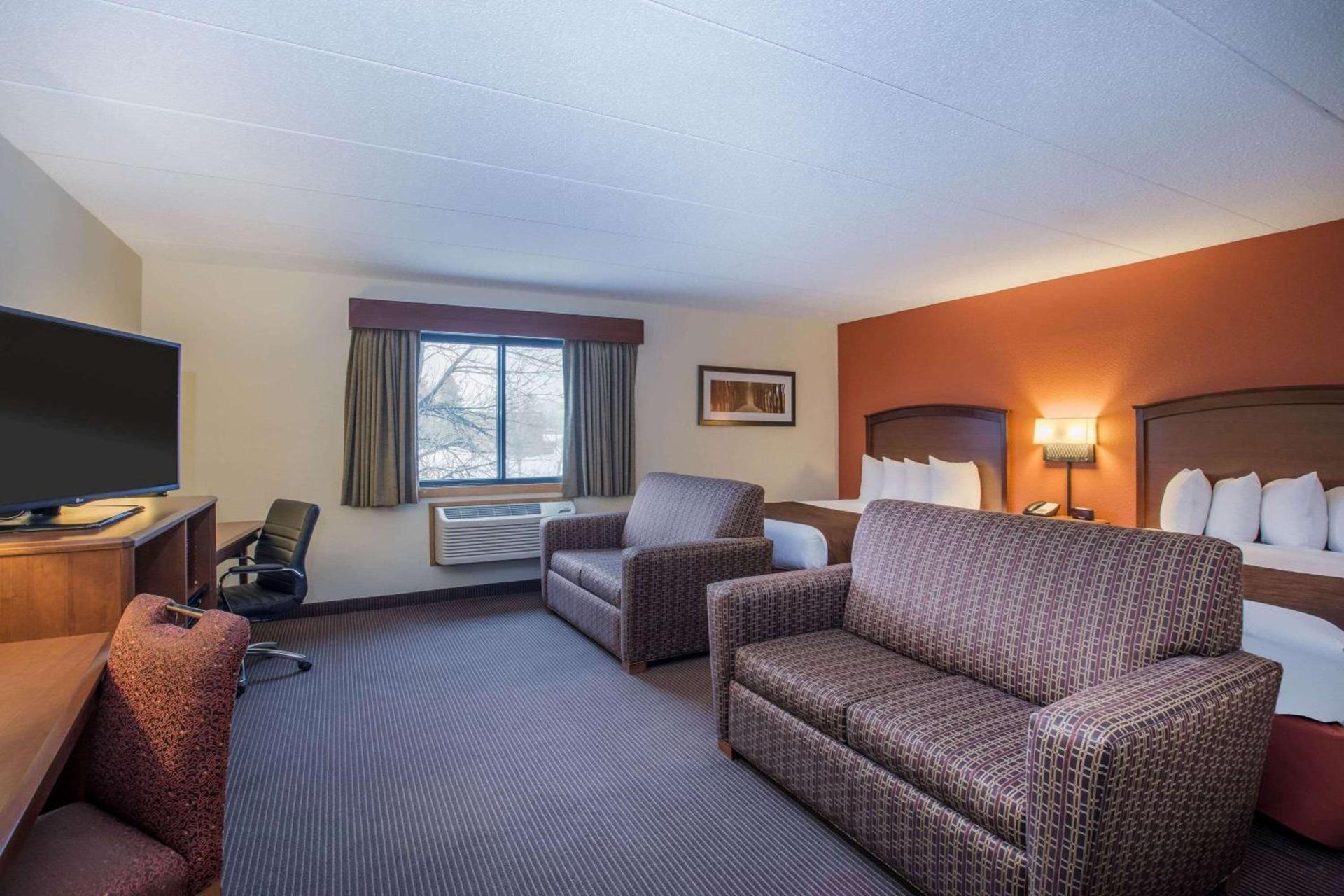 AmericInn by Wyndham Grand Forks photo 23