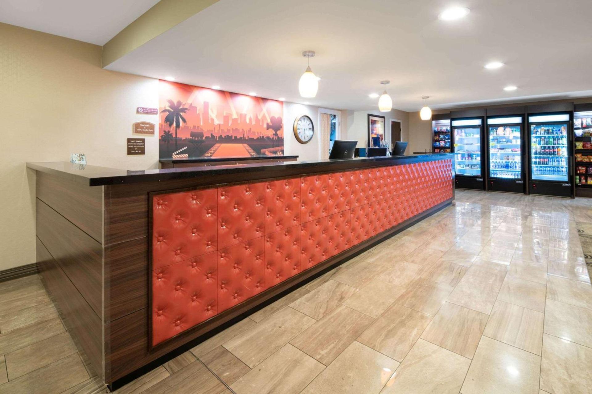 Ramada by Wyndham Burbank Airport photo 4