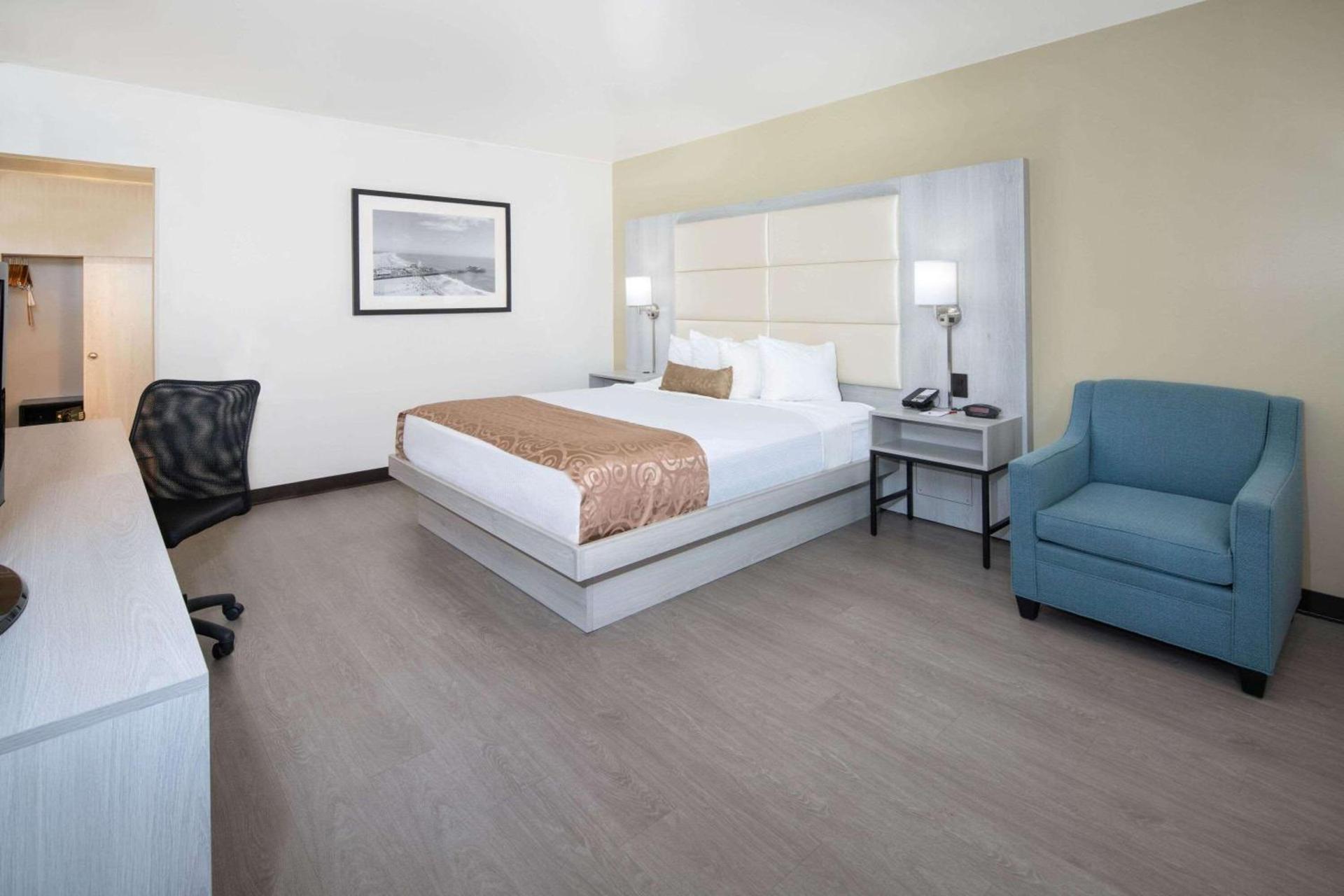 Ramada by Wyndham Burbank Airport photo 20