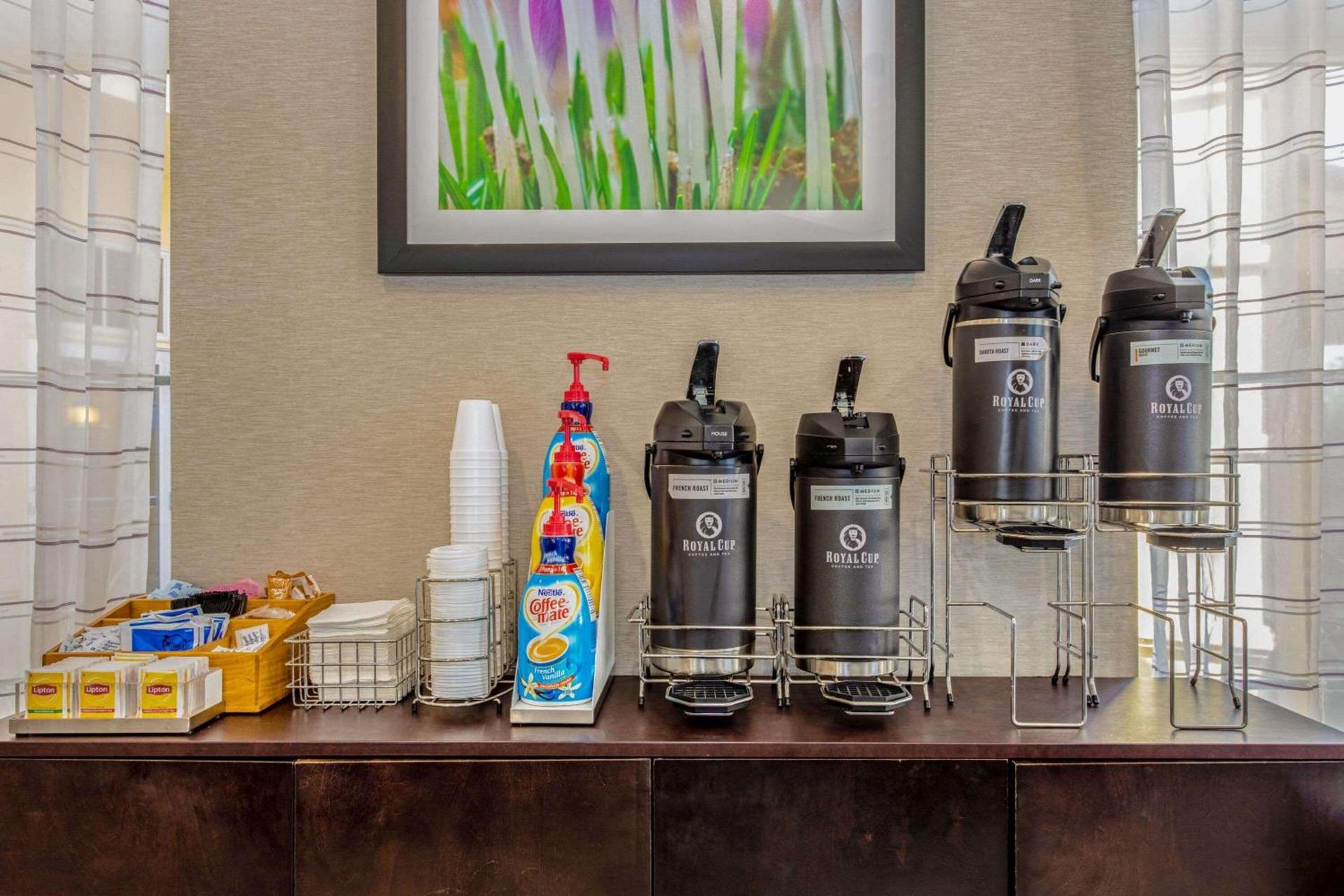 La Quinta by Wyndham Orlando Airport - On Property Food Trucks & Free Airport Shuttle! photo 56