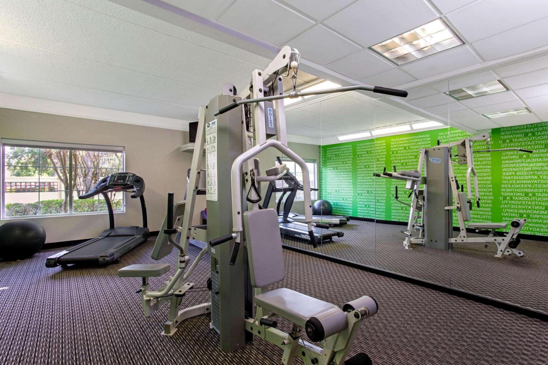 La Quinta by Wyndham Orlando Airport - On Property Food Trucks & Free Airport Shuttle! photo 15