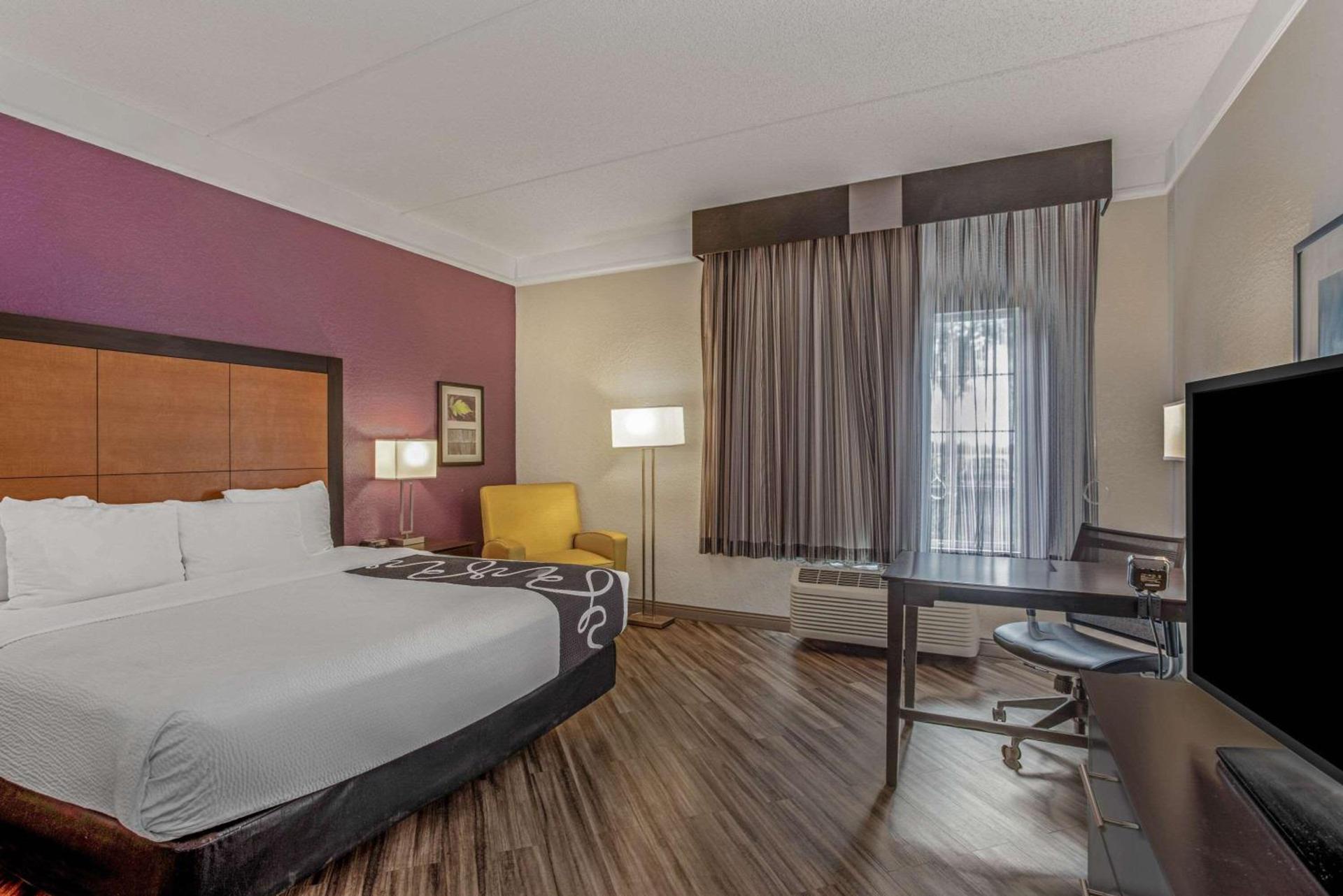 La Quinta by Wyndham Orlando Airport - On Property Food Trucks & Free Airport Shuttle! photo 44