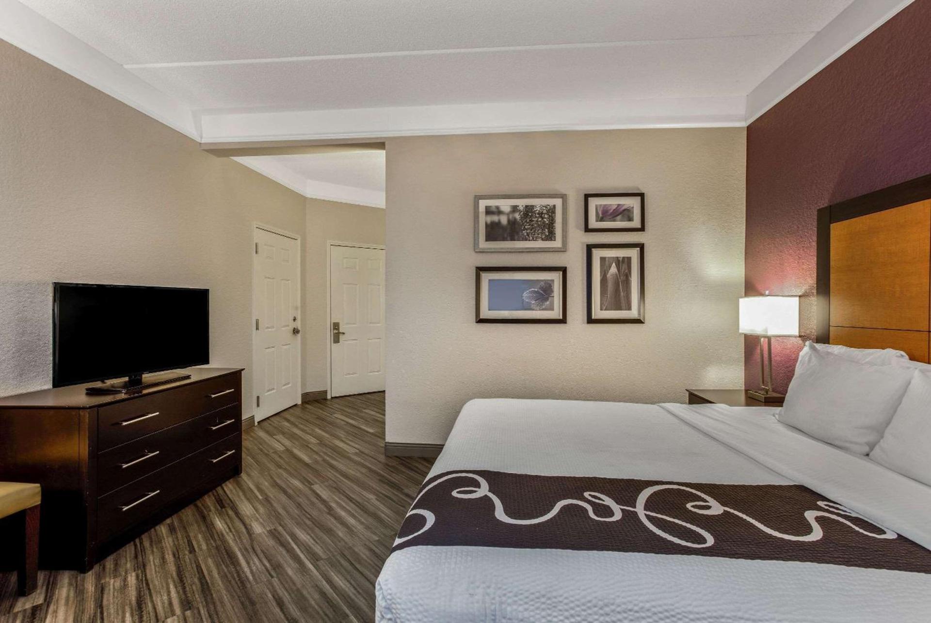 La Quinta by Wyndham Orlando Airport - On Property Food Trucks & Free Airport Shuttle! photo 47