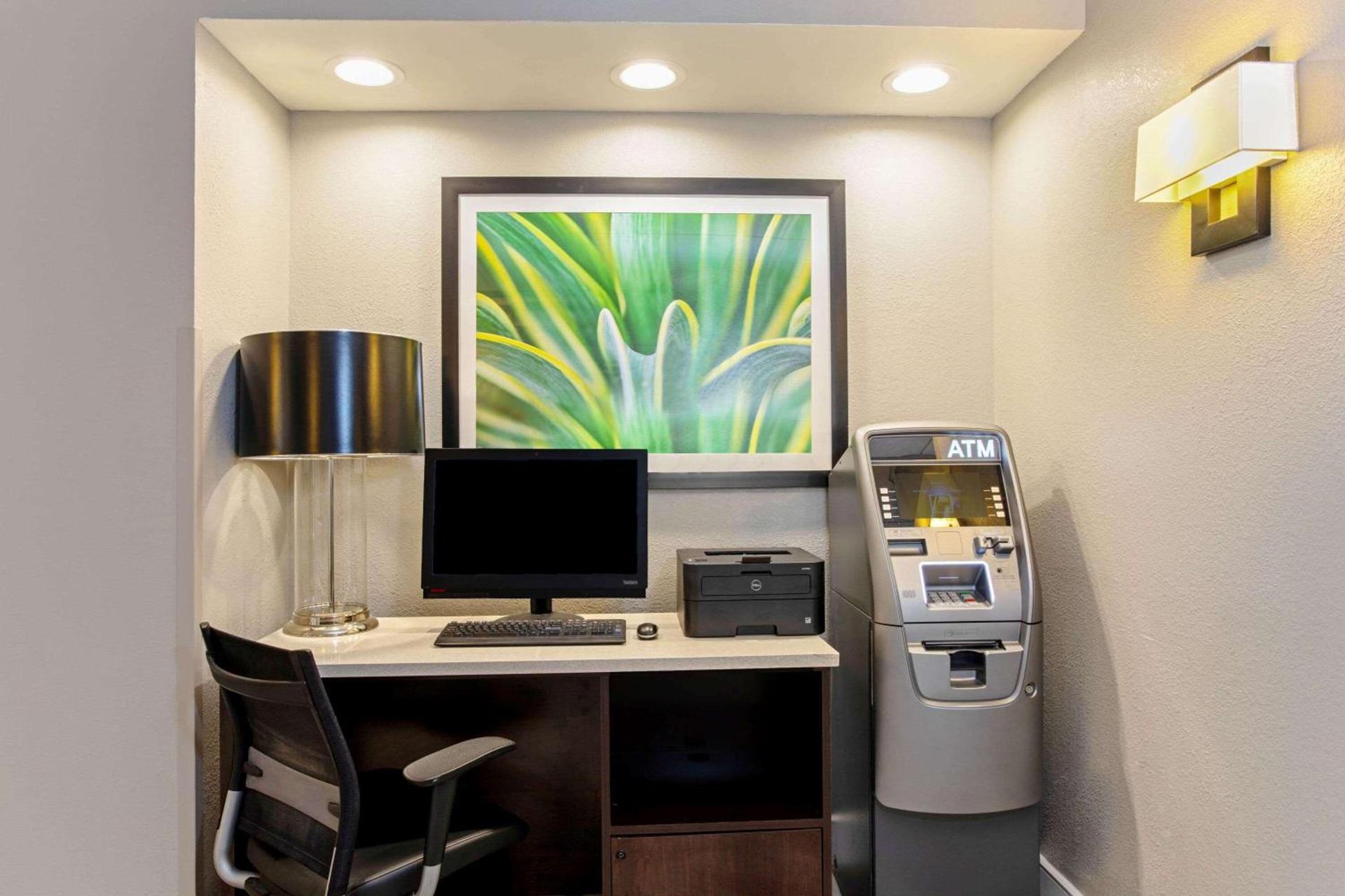 La Quinta by Wyndham Orlando Airport - On Property Food Trucks & Free Airport Shuttle! photo 62