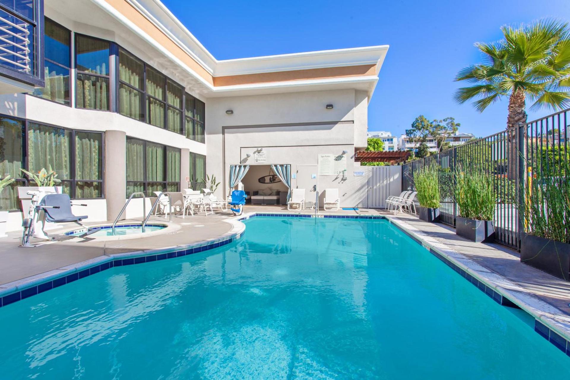 Holiday Inn Express Newport Beach by IHG photo 27