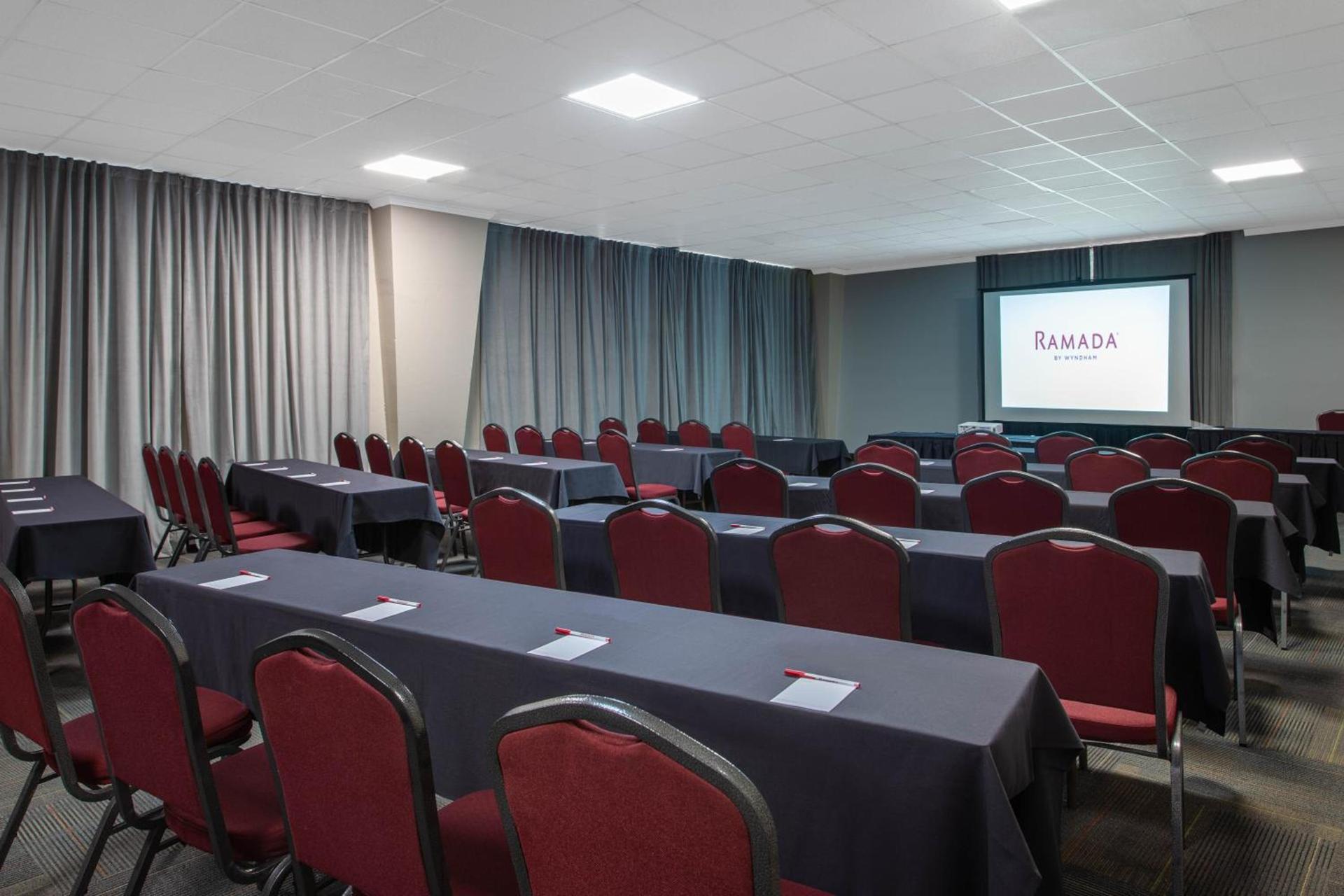 Ramada by Wyndham Tampa Westshore Airport South photo 20