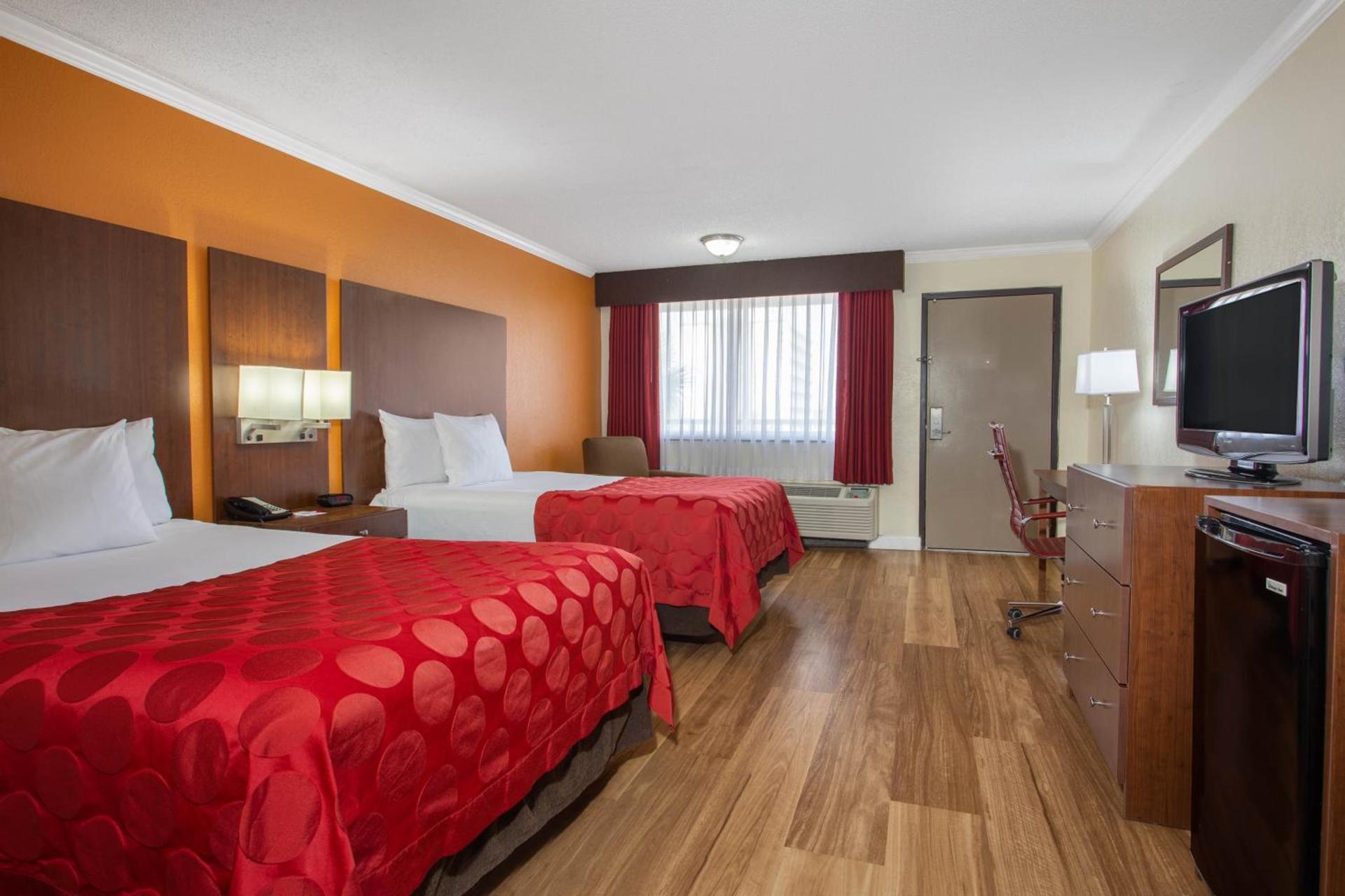 Ramada by Wyndham Tampa Westshore Airport South photo 16