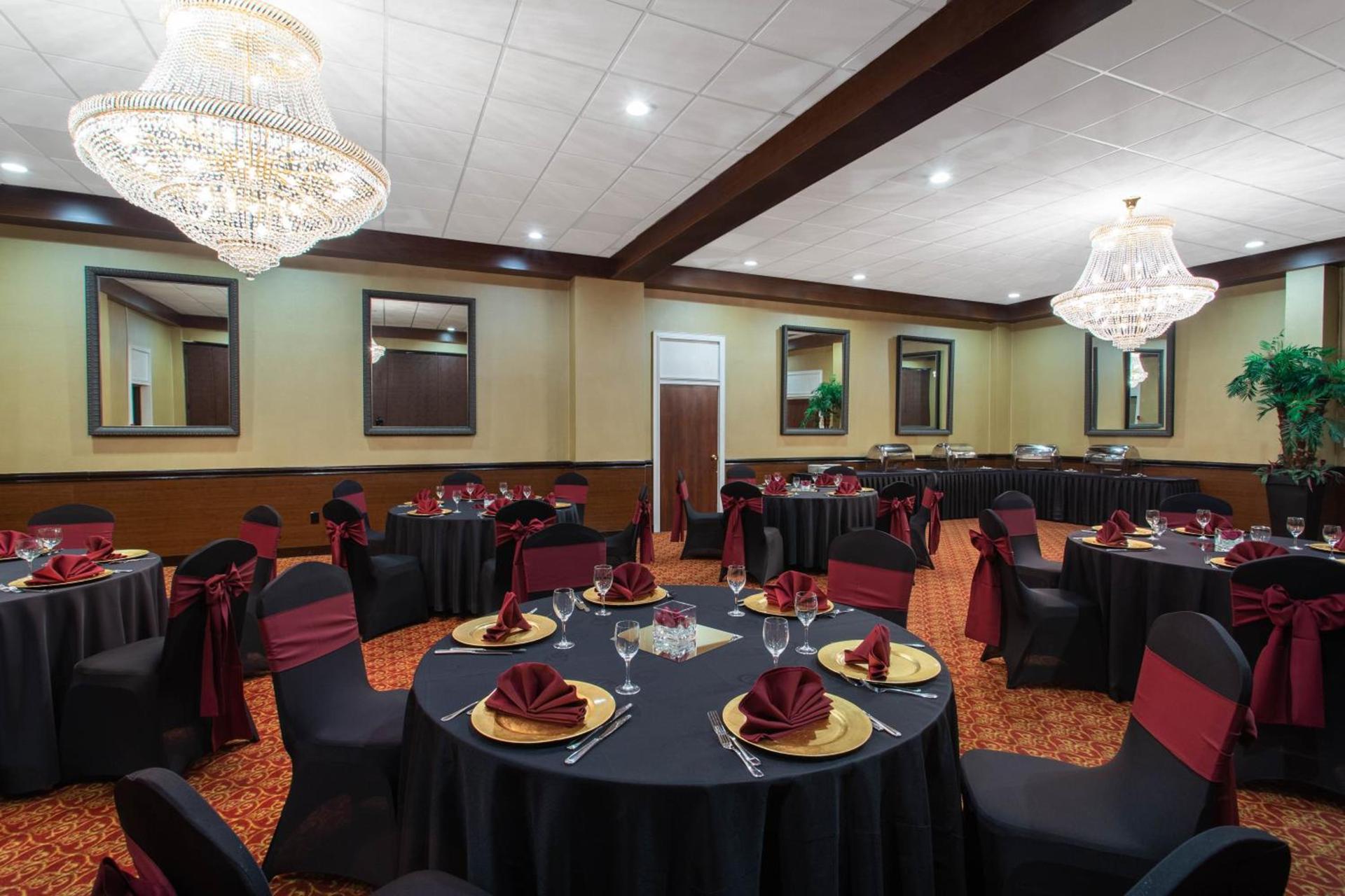 Ramada by Wyndham Tampa Westshore Airport South photo 19