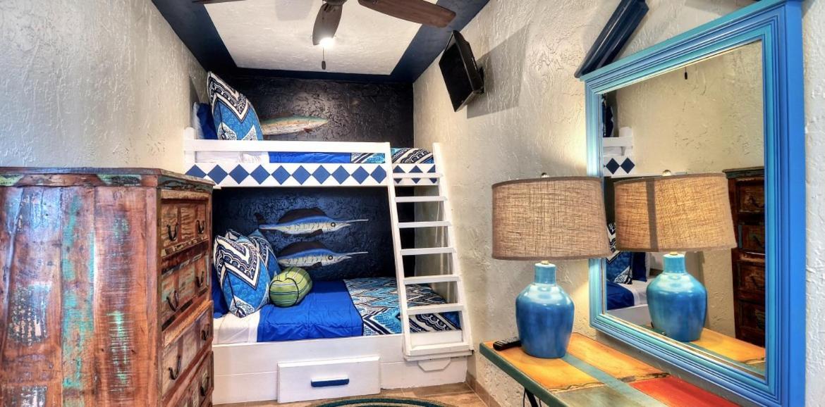 Beachcomber Inn photo 33