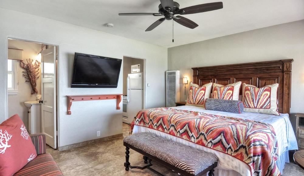 Beachcomber Inn photo 29