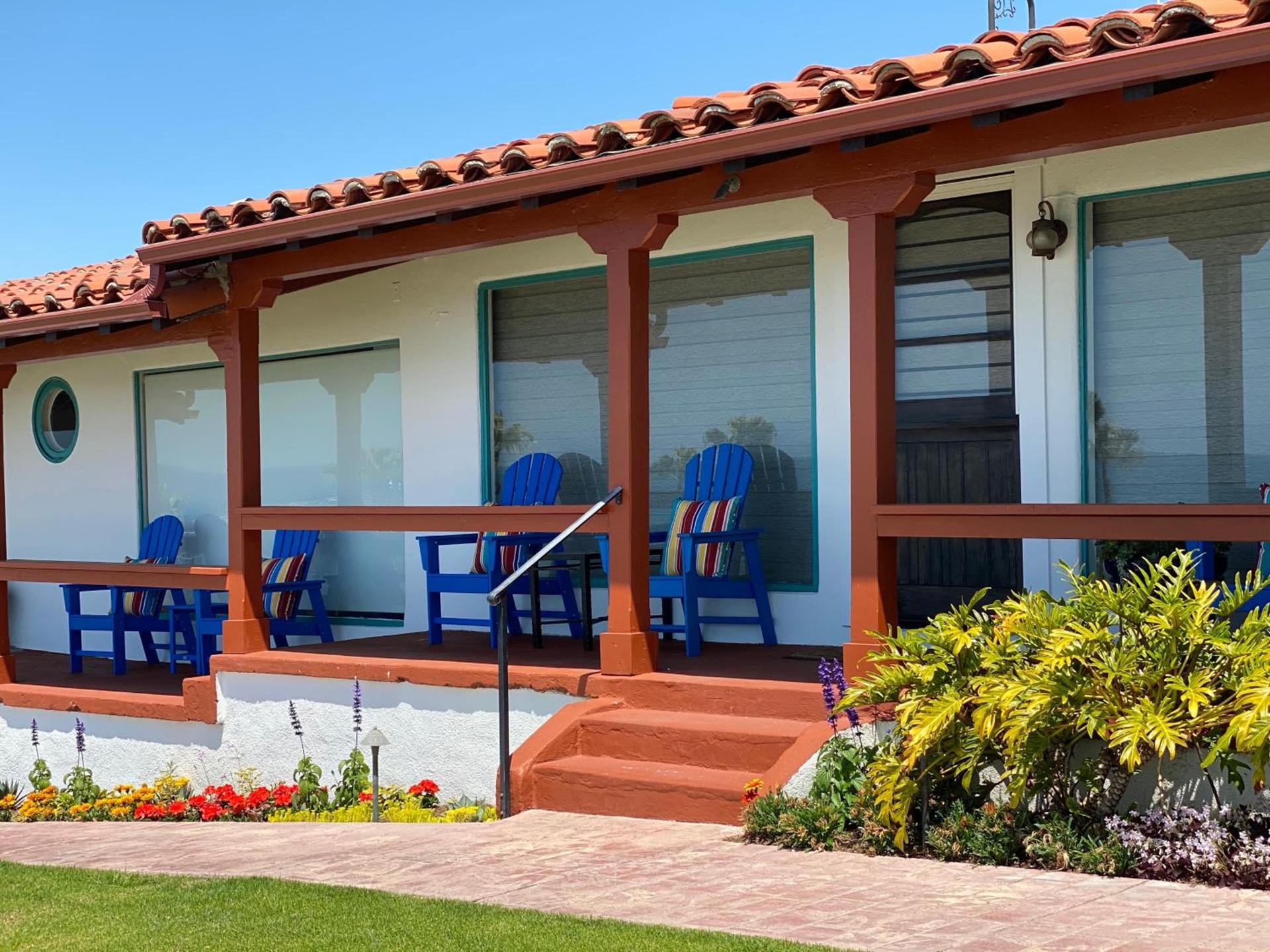 Beachcomber Inn photo 91