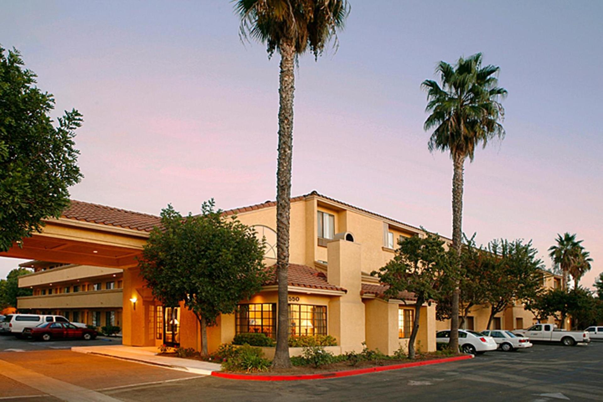 Holiday Inn Express Simi Valley by IHG photo 30