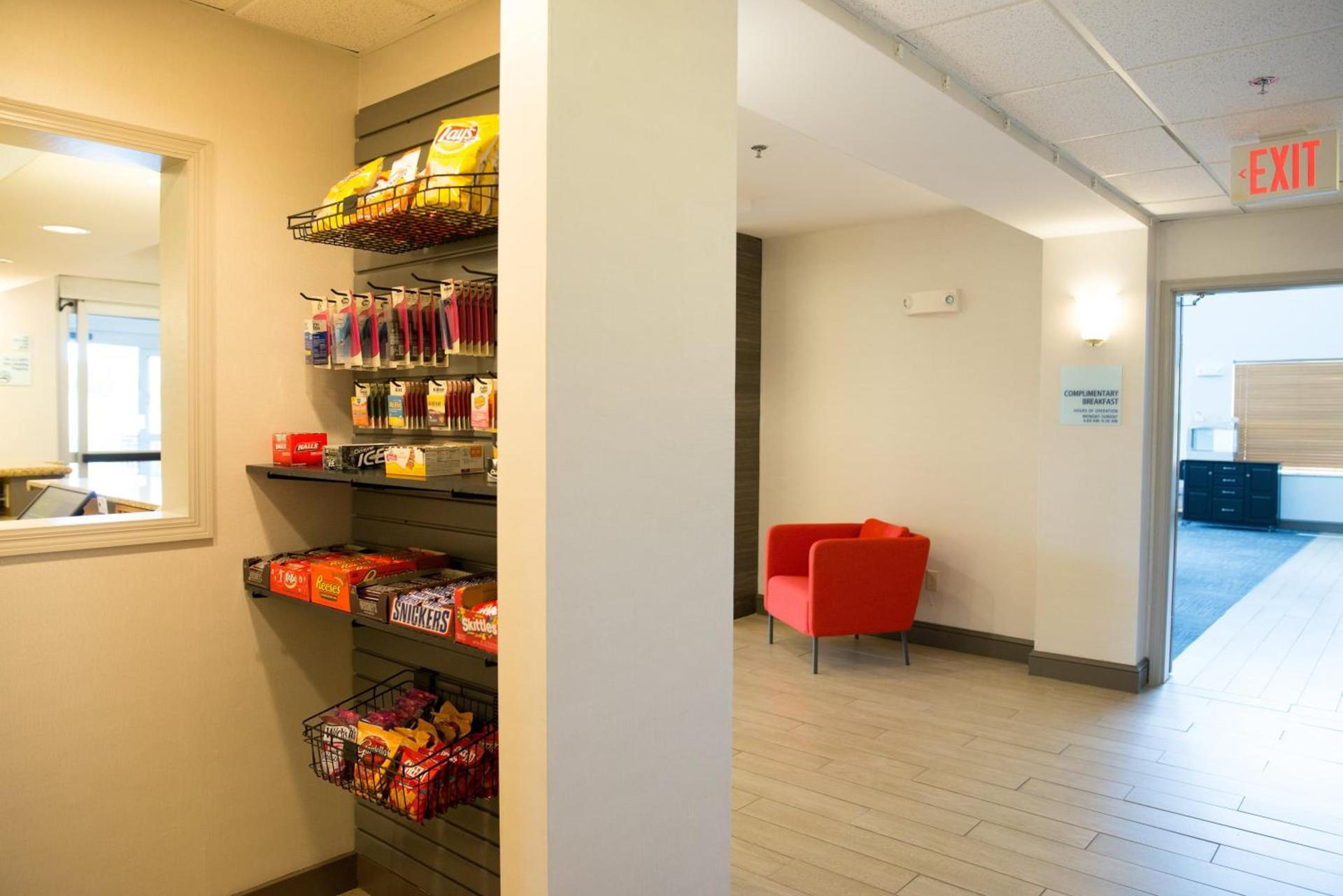Holiday Inn Express Hotel & Suites Chanhassen by IHG photo 17