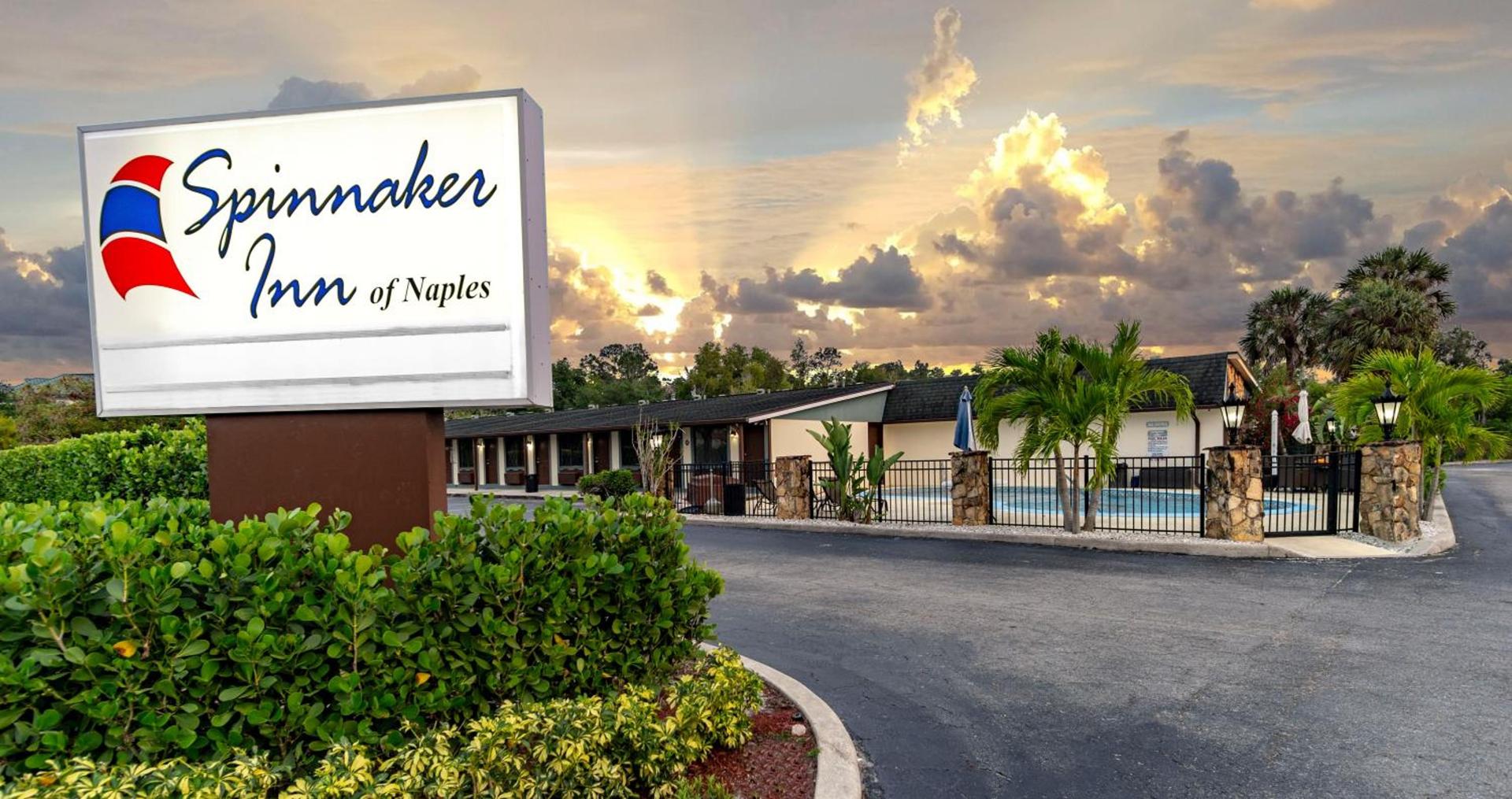 Spinnaker Inn of Naples photo 1