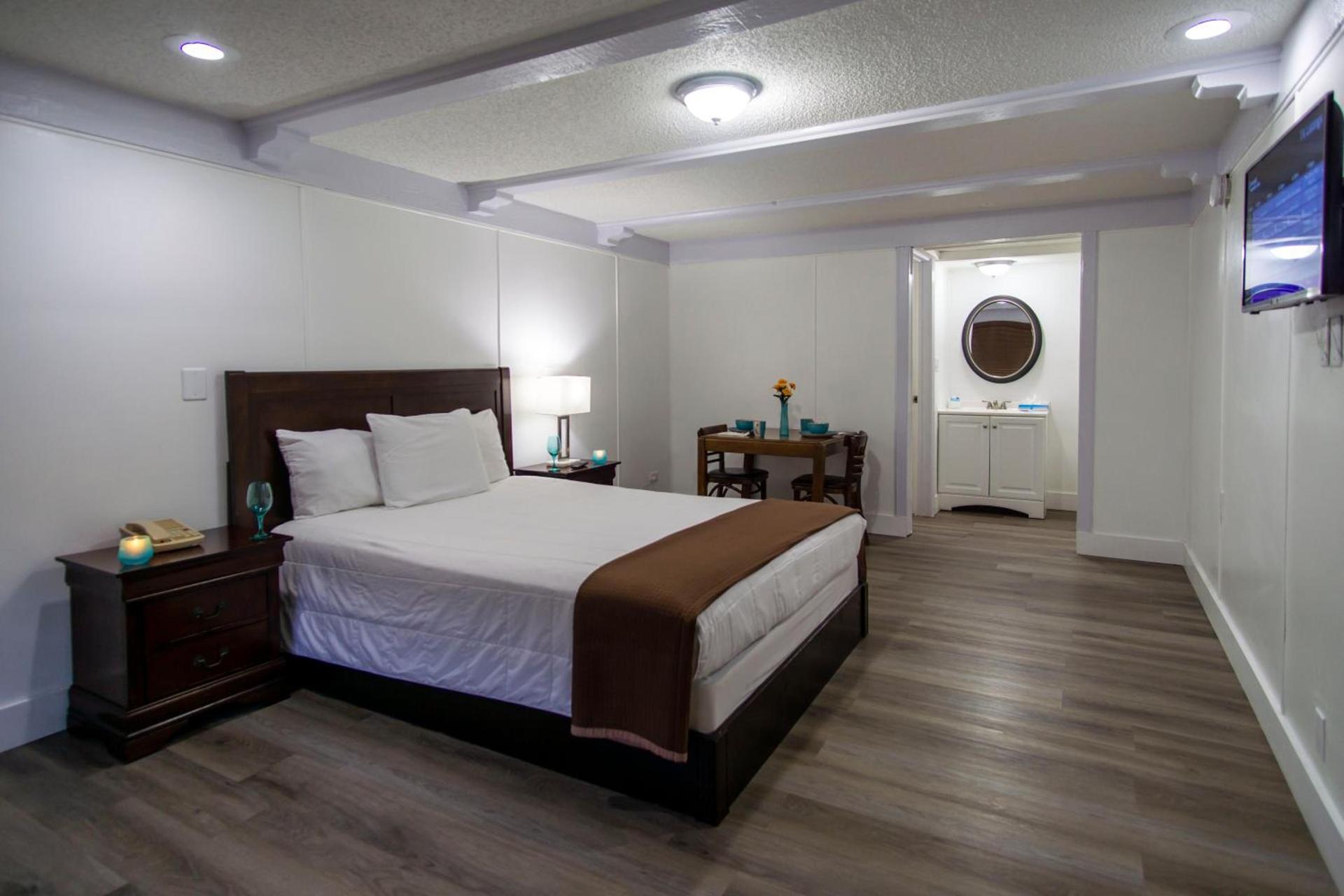 Spinnaker Inn of Naples photo 20