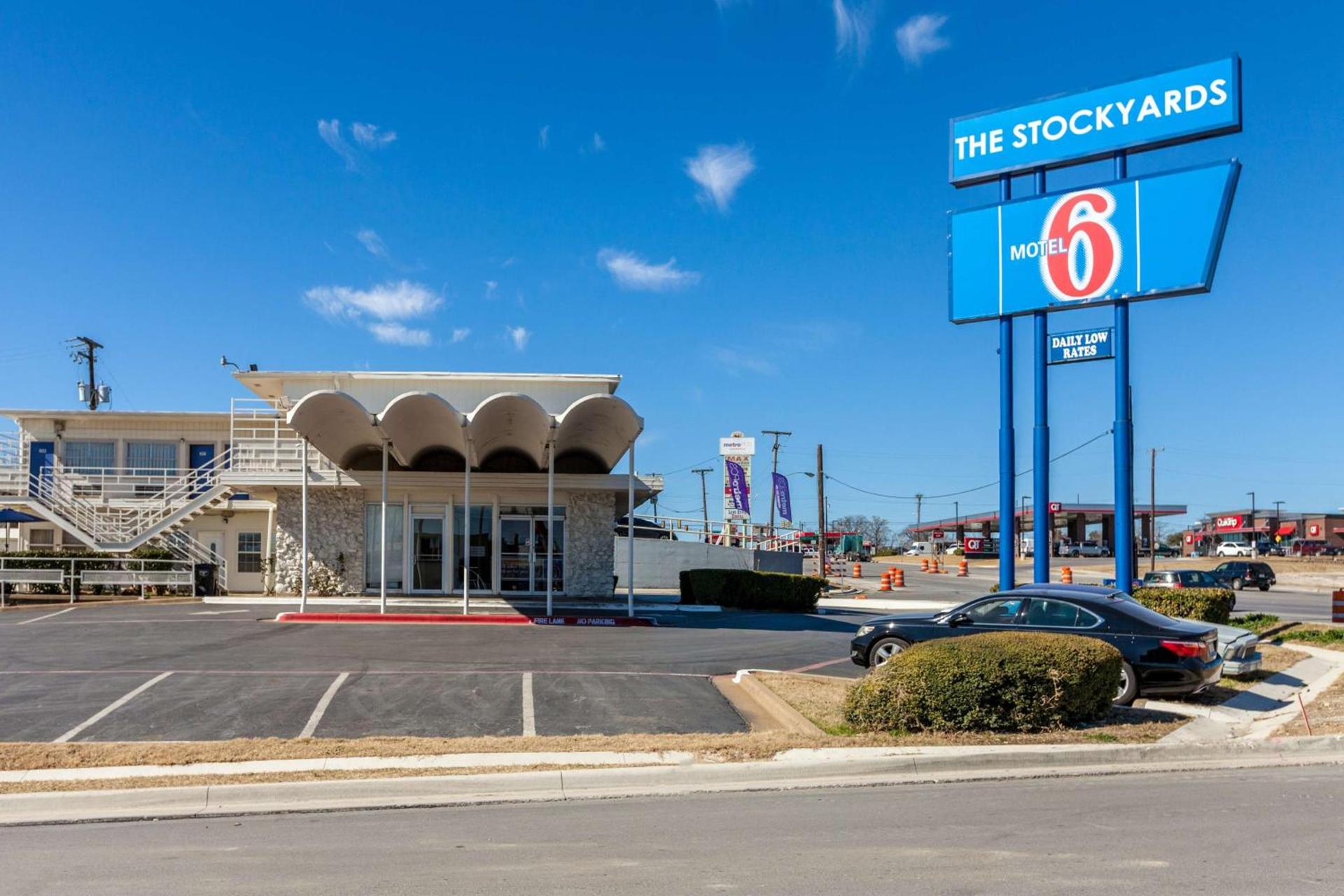 Motel 6 Fort Worth, Tx - Stockyards photo 1