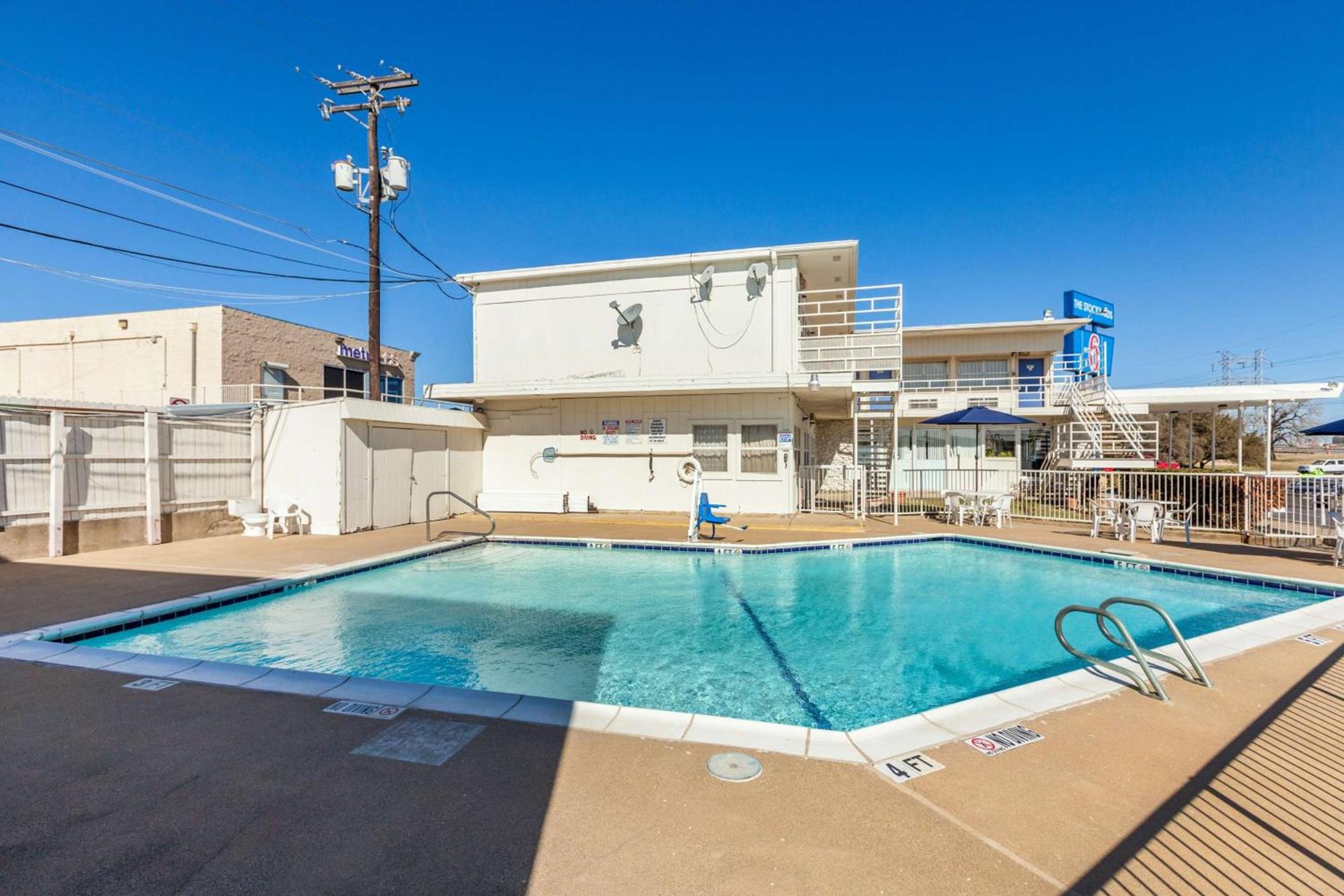 Motel 6 Fort Worth, Tx - Stockyards photo 34