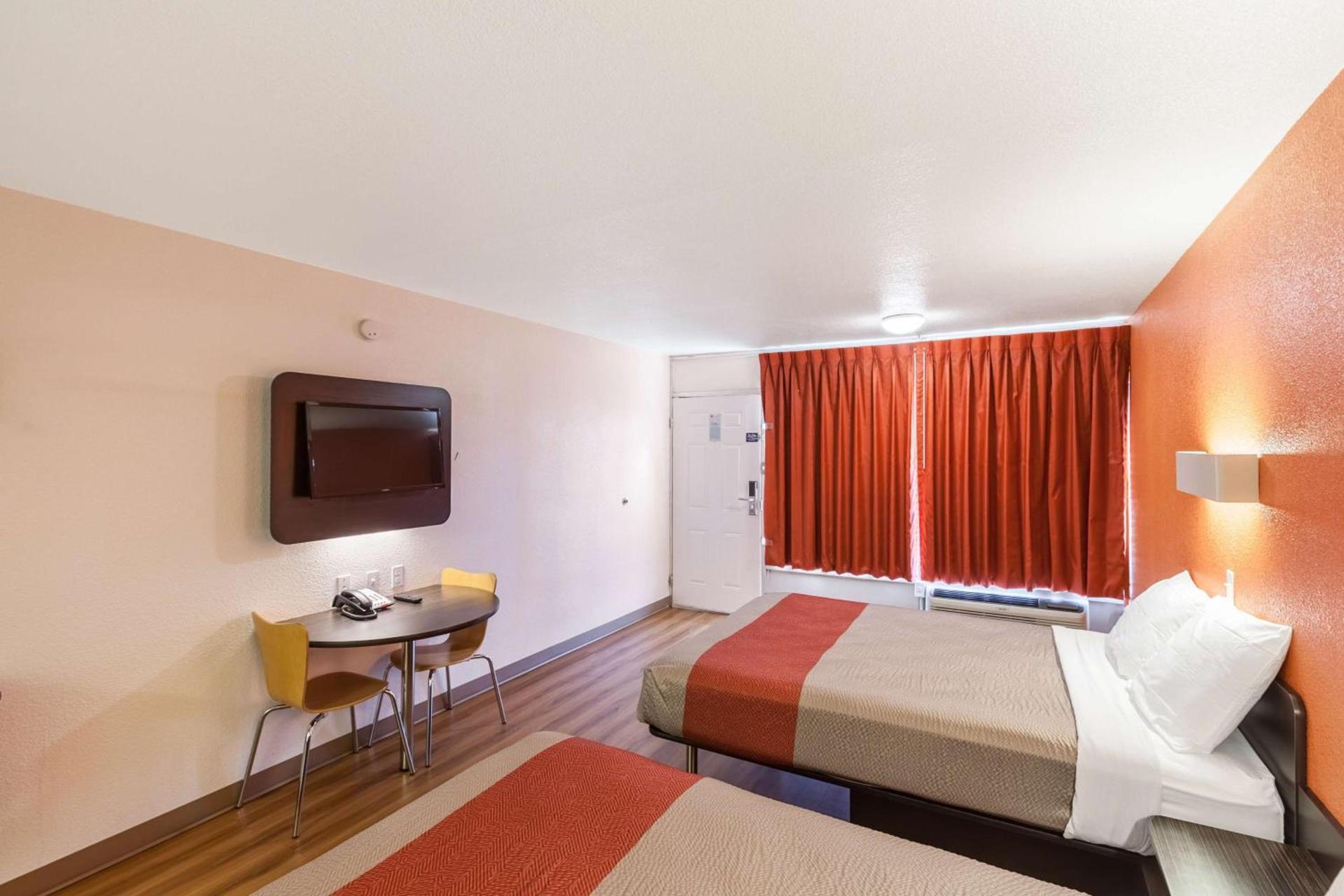Motel 6 Fort Worth, Tx - Stockyards photo 17