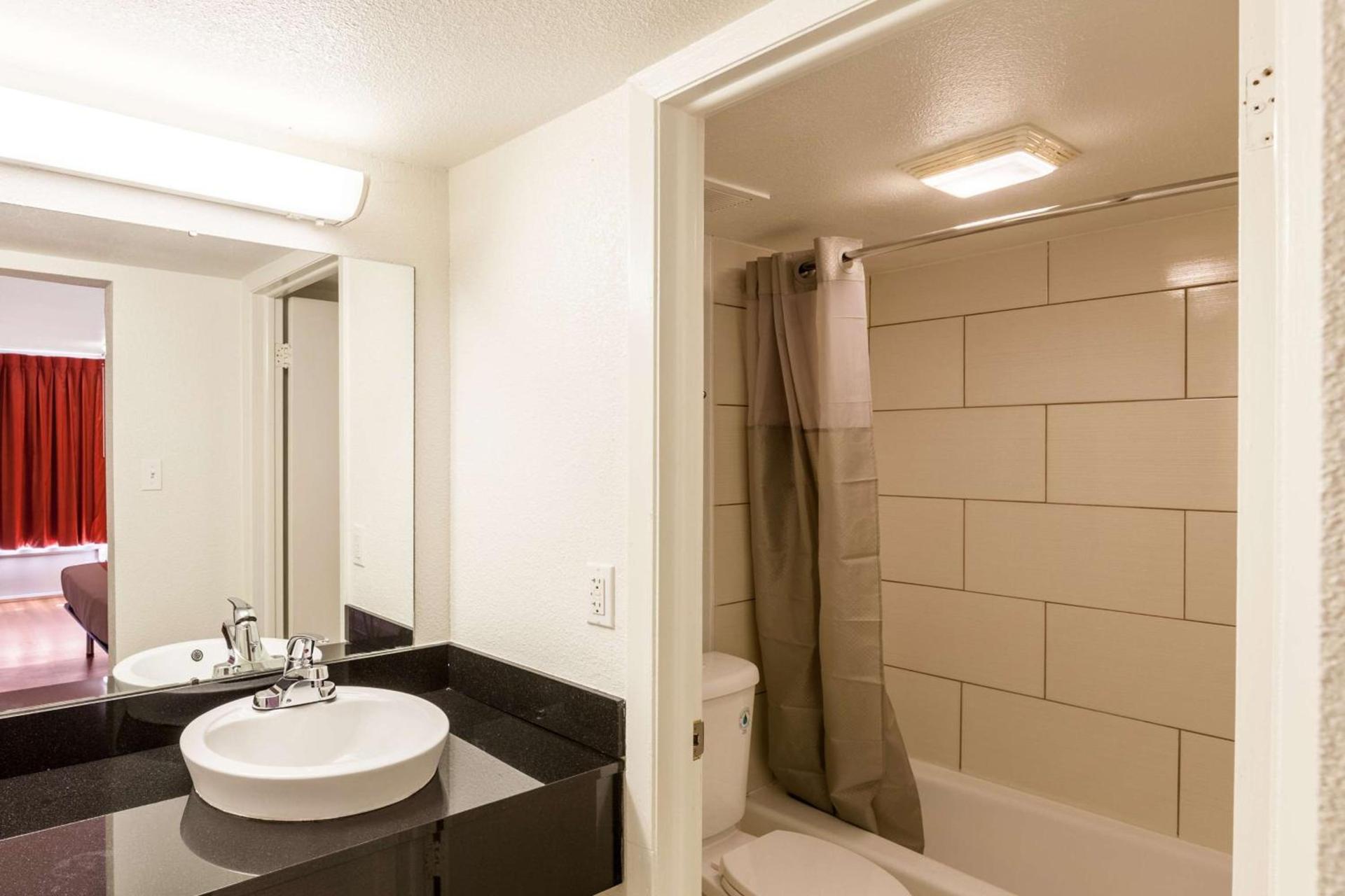 Motel 6 Fort Worth, Tx - Stockyards photo 10