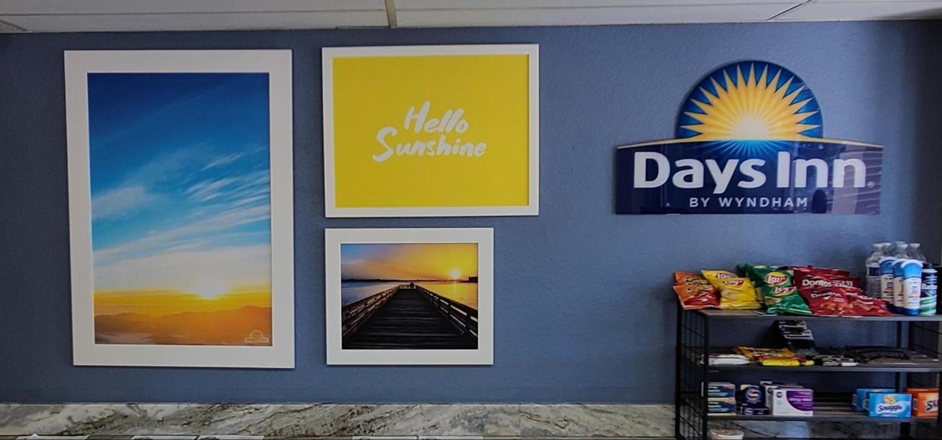 Days Inn by Wyndham Bradenton I-75 photo 21