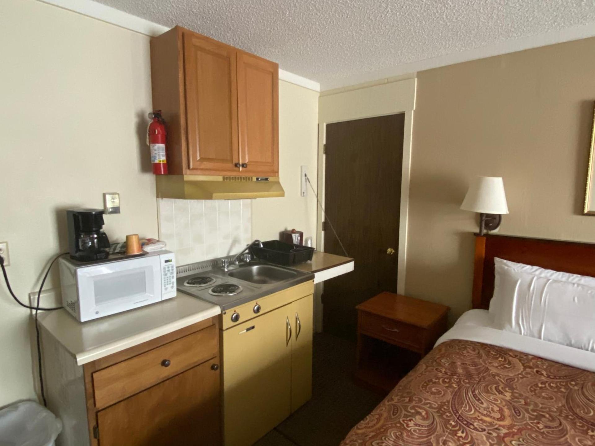 Snowshoe Motel photo 23