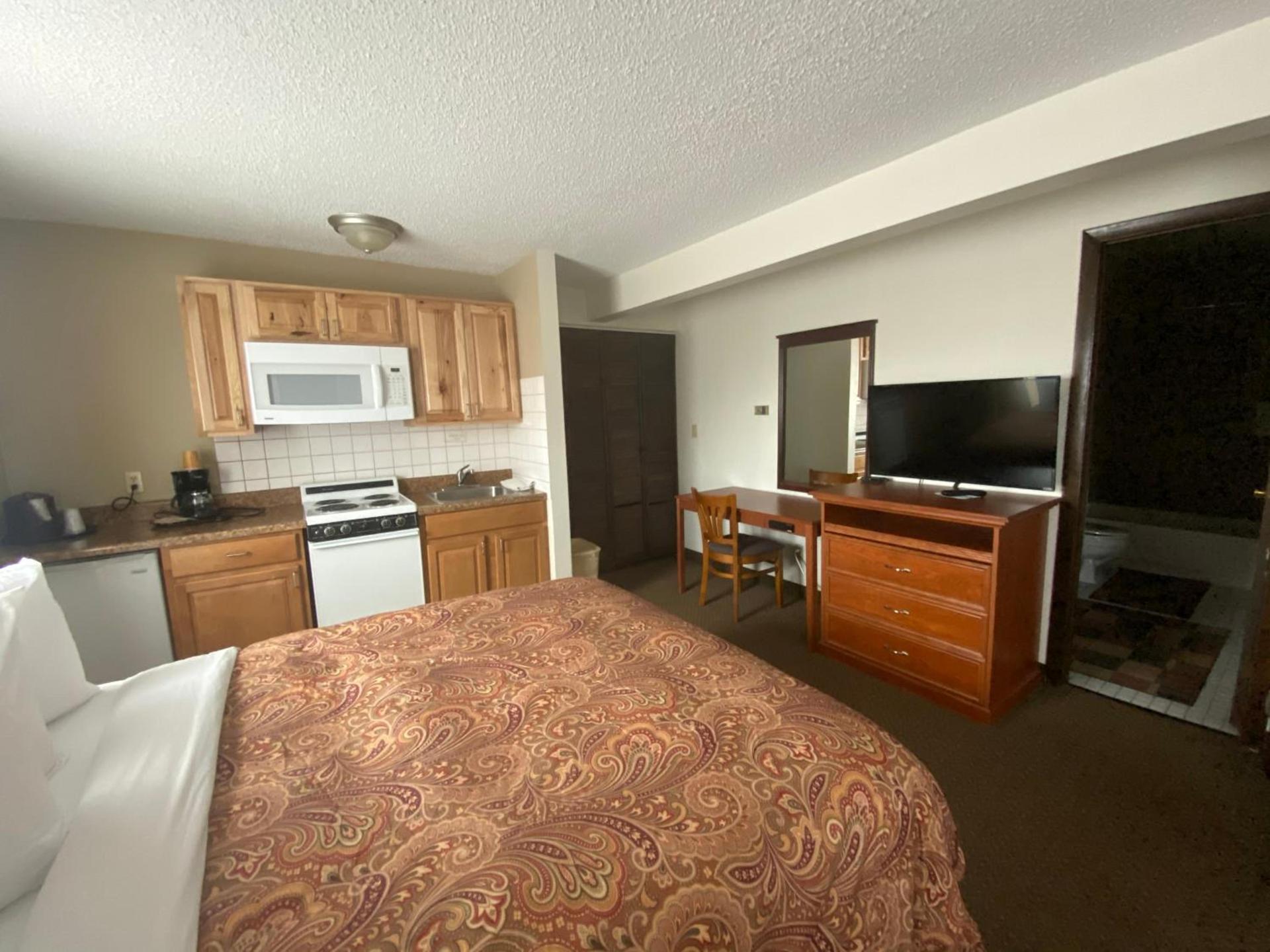 Snowshoe Motel photo 20