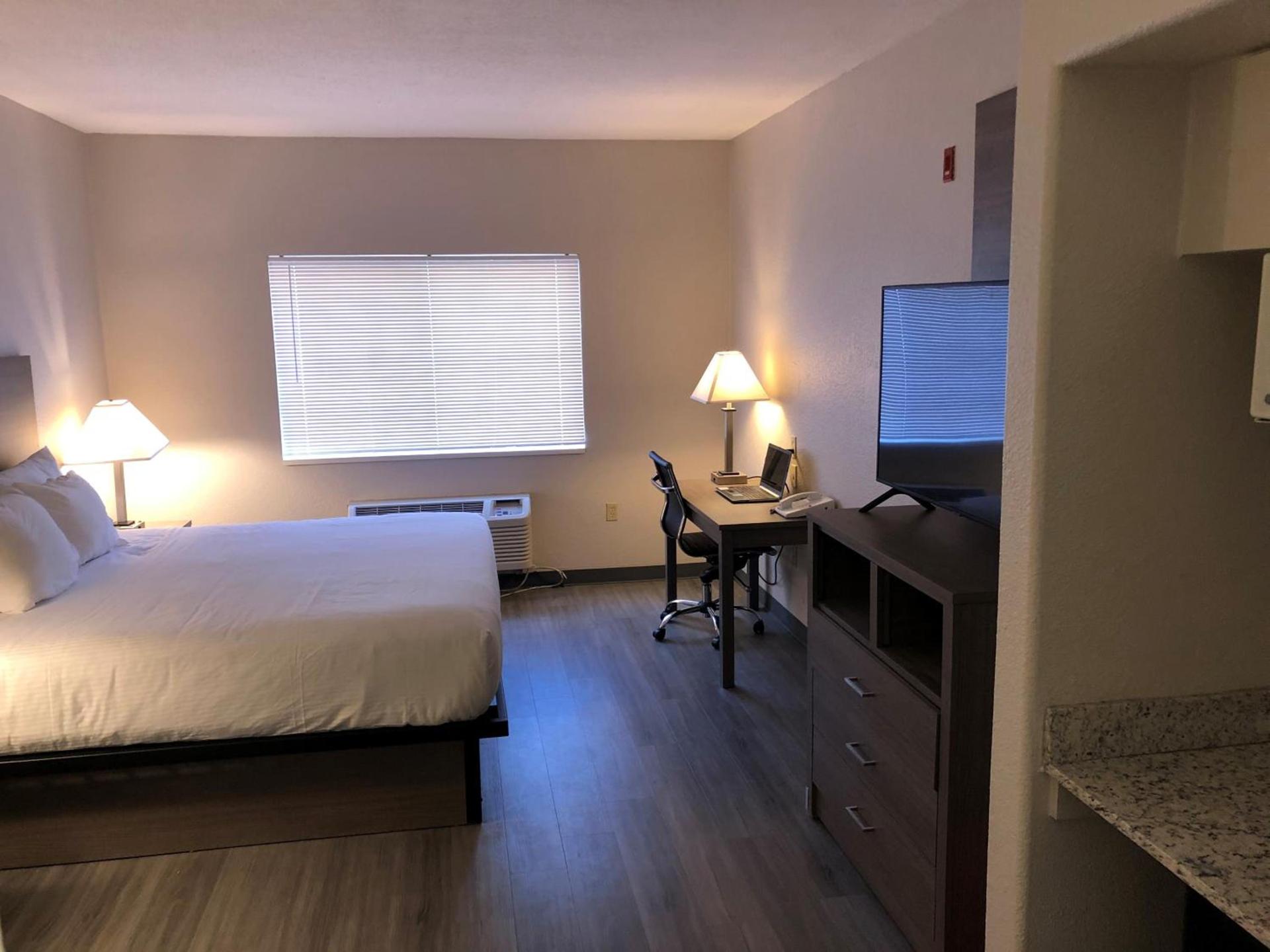 GreenTree Inn Denver Tech Center photo 5