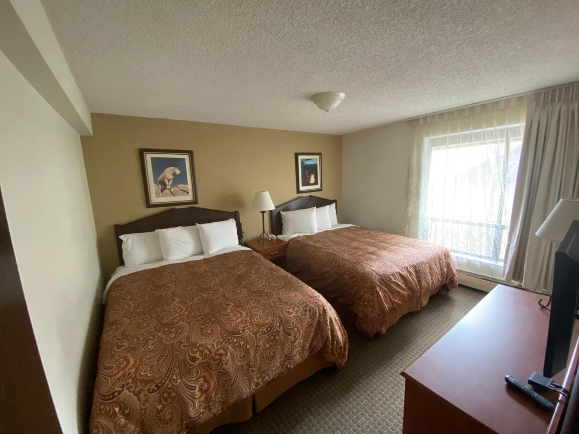 Snowshoe Motel photo 11