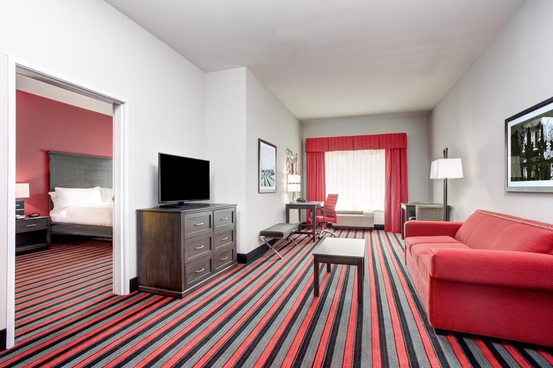 Holiday Inn & Suites Lafayette North by IHG photo 40