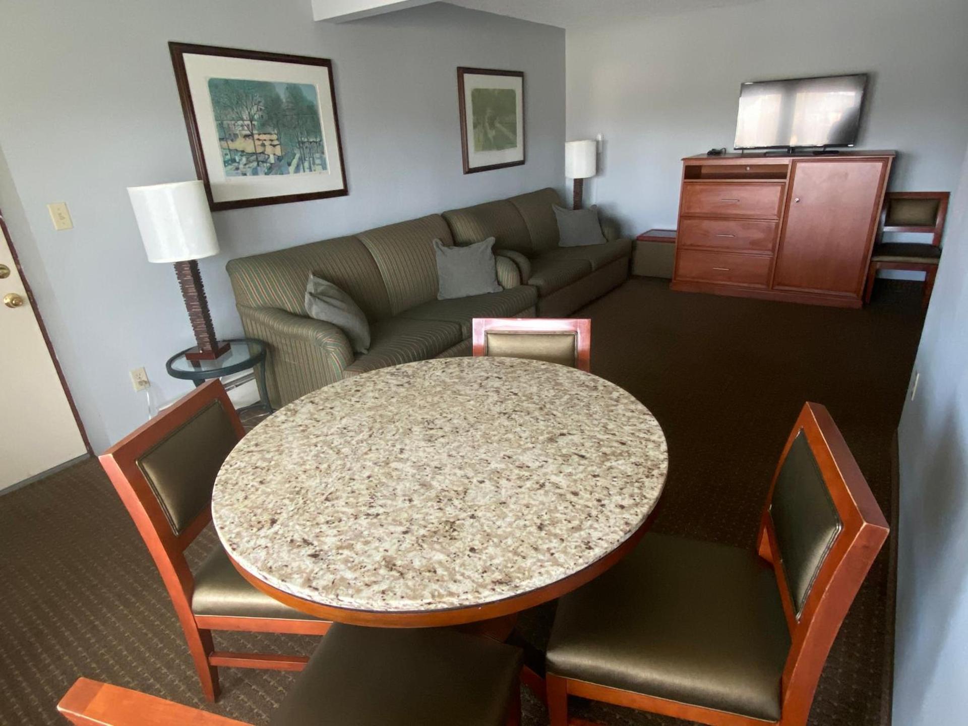 Snowshoe Motel photo 9
