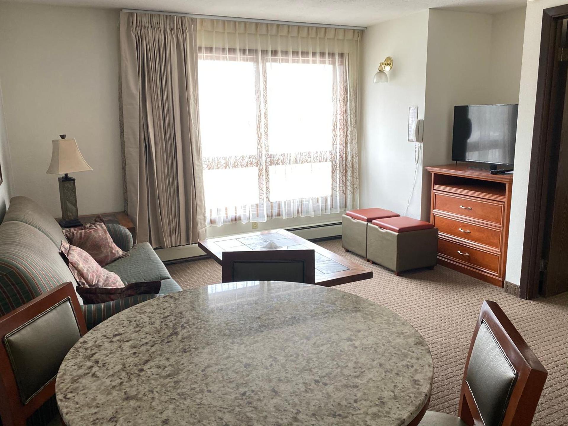 Snowshoe Motel photo 6