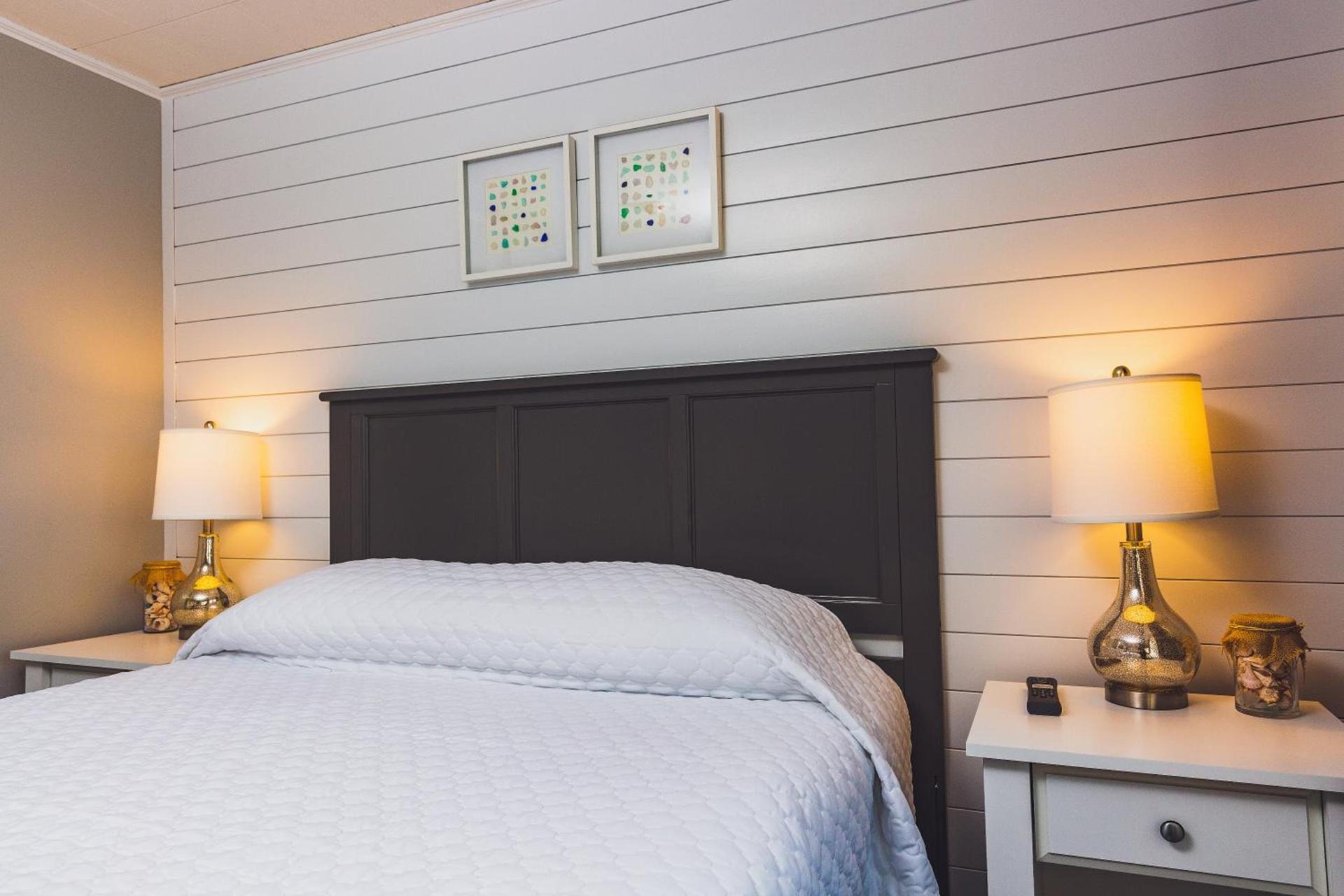 Bearskin Neck Motor Lodge photo 55