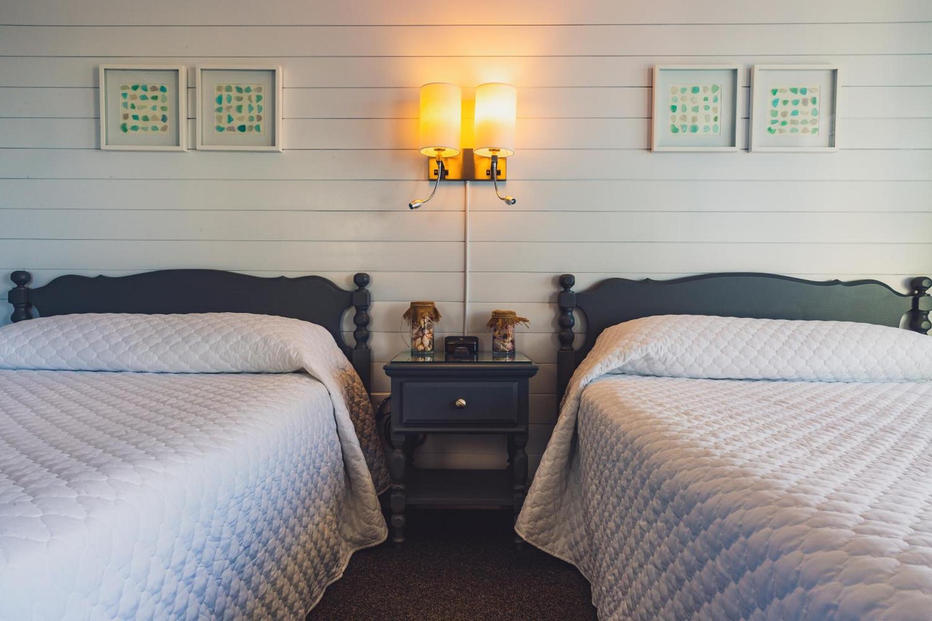 Bearskin Neck Motor Lodge photo 45