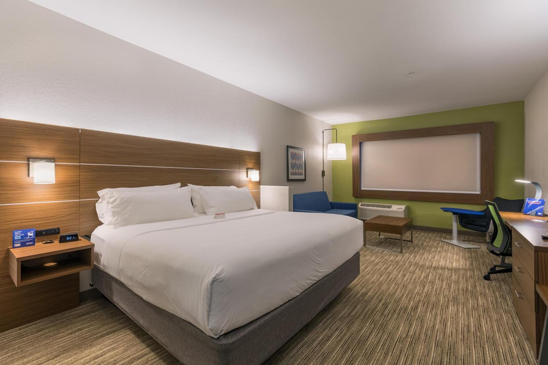Holiday Inn Express & Suites - San Marcos South by IHG photo 44