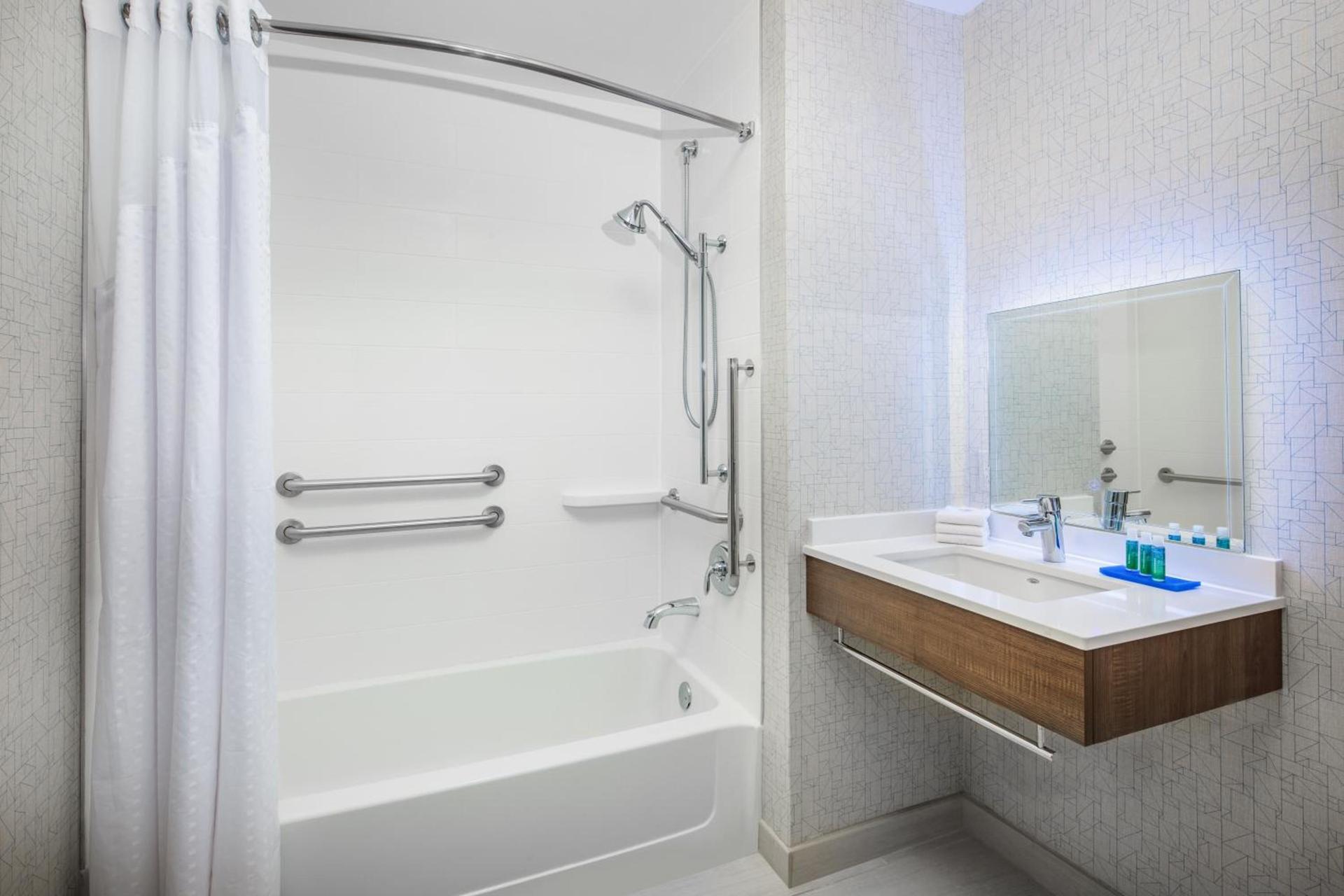 Holiday Inn Express Ontario by IHG photo 49
