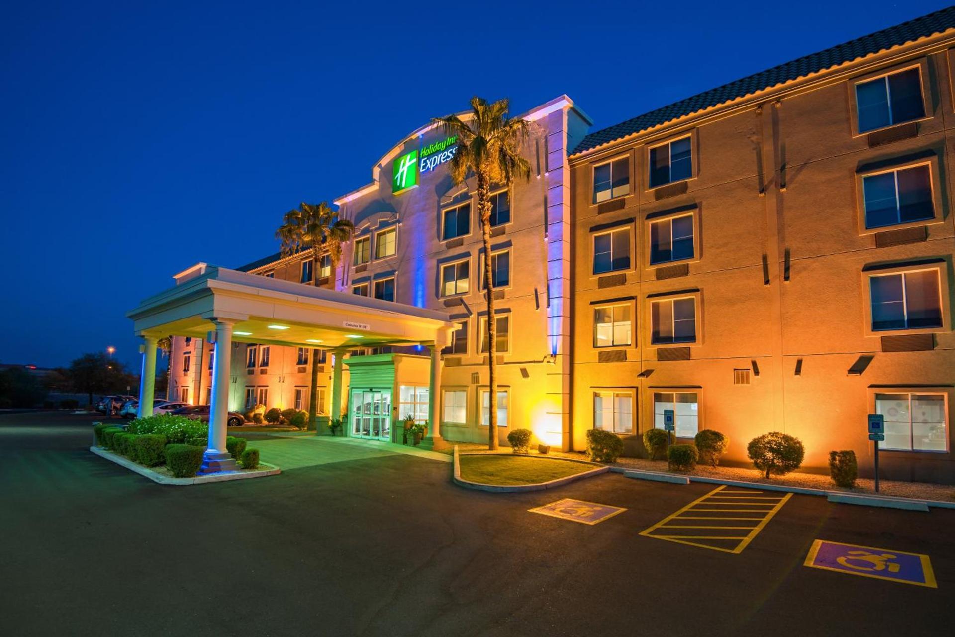 Holiday Inn Express Peoria North - Glendale by IHG photo 34