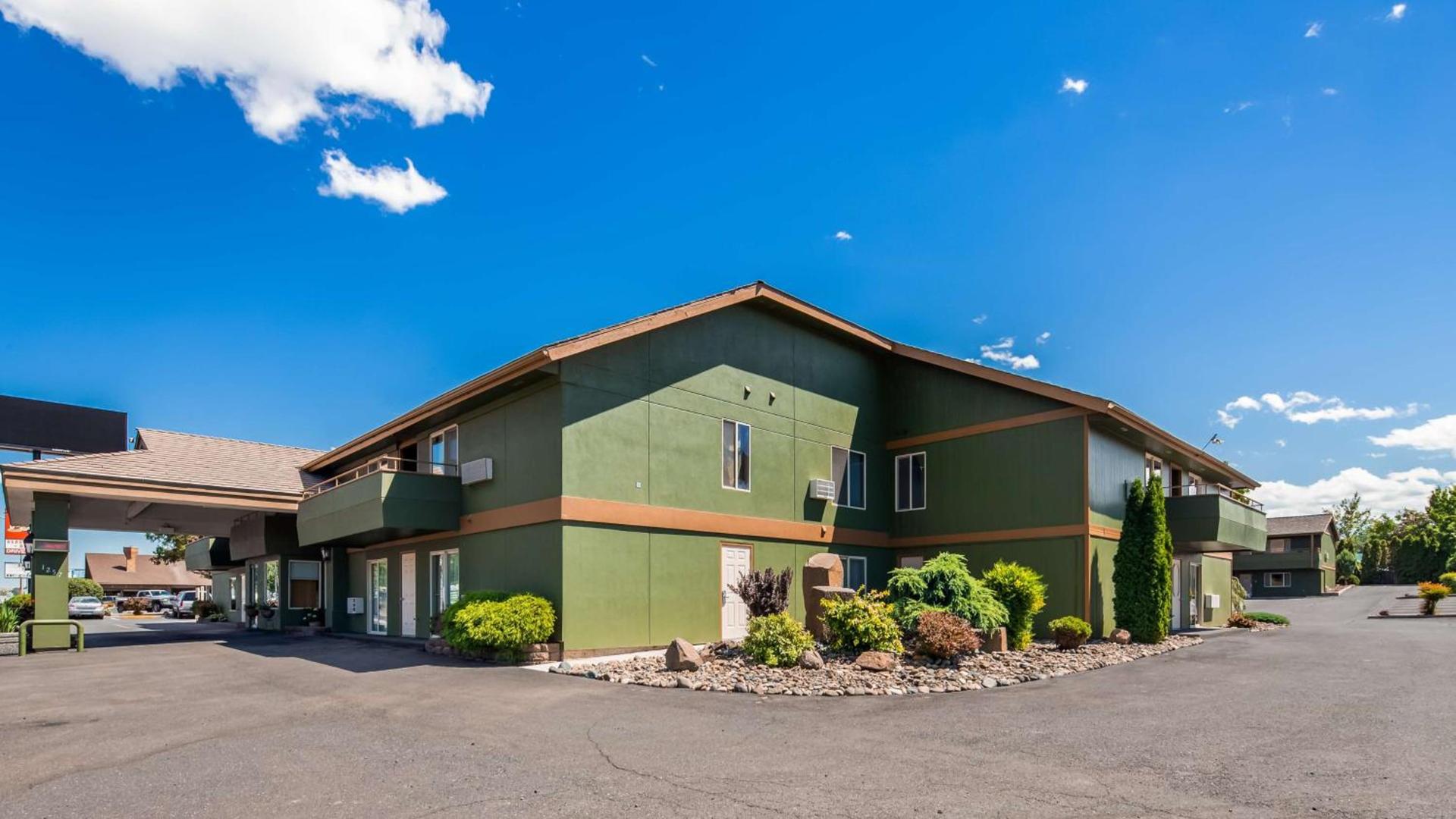 RiverTree Inn & Suites photo 37