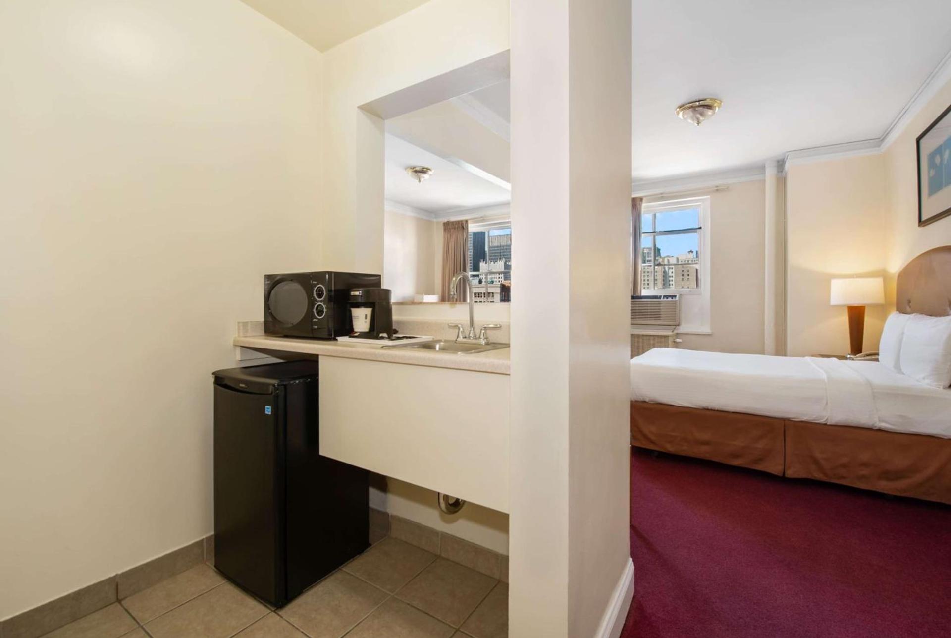 Travelodge by Wyndham Downtown Chicago photo 5