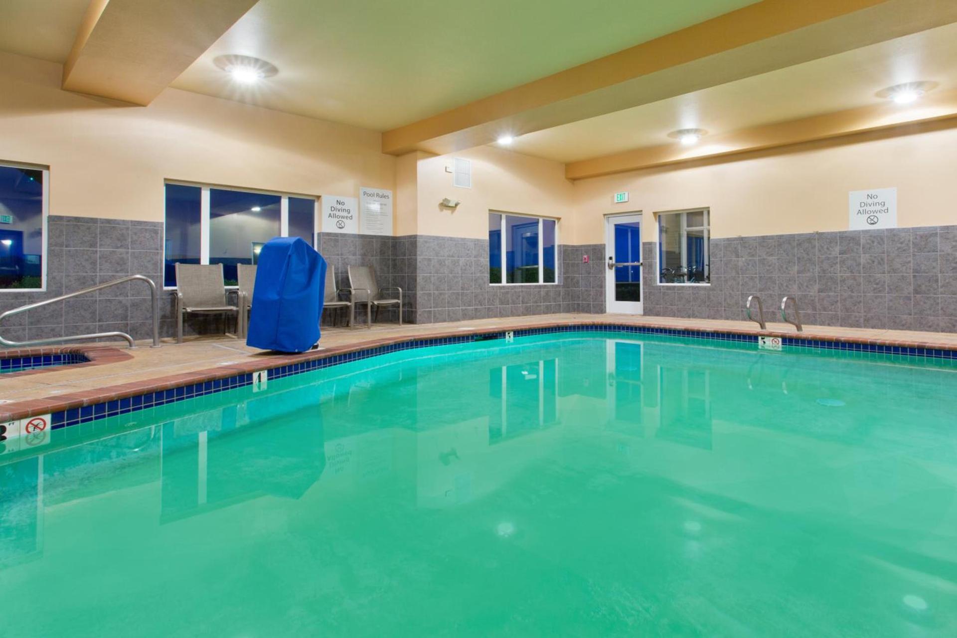 Holiday Inn Express Hotel & Suites Astoria by IHG photo 34