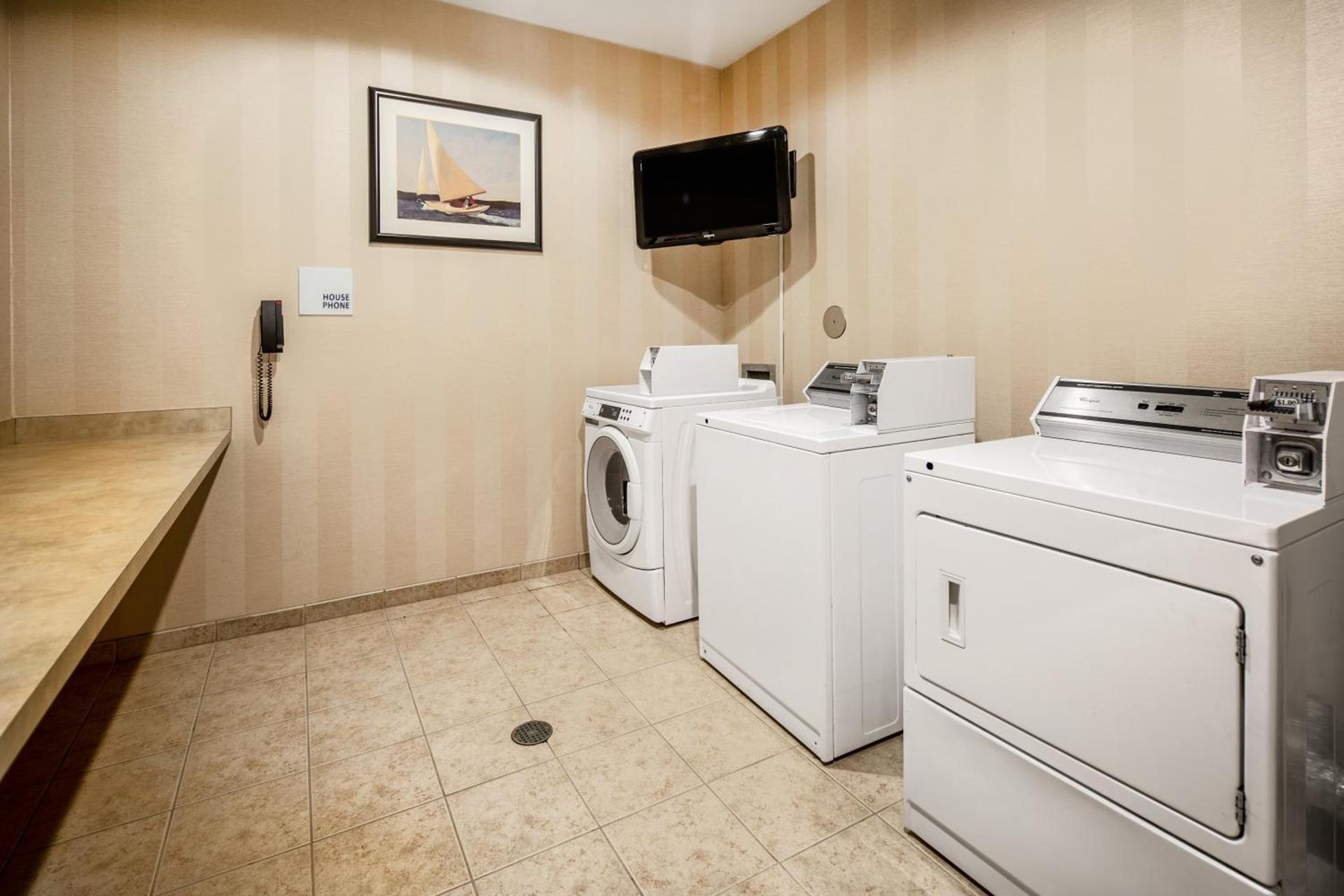 Holiday Inn Express Hotel & Suites Astoria by IHG photo 40