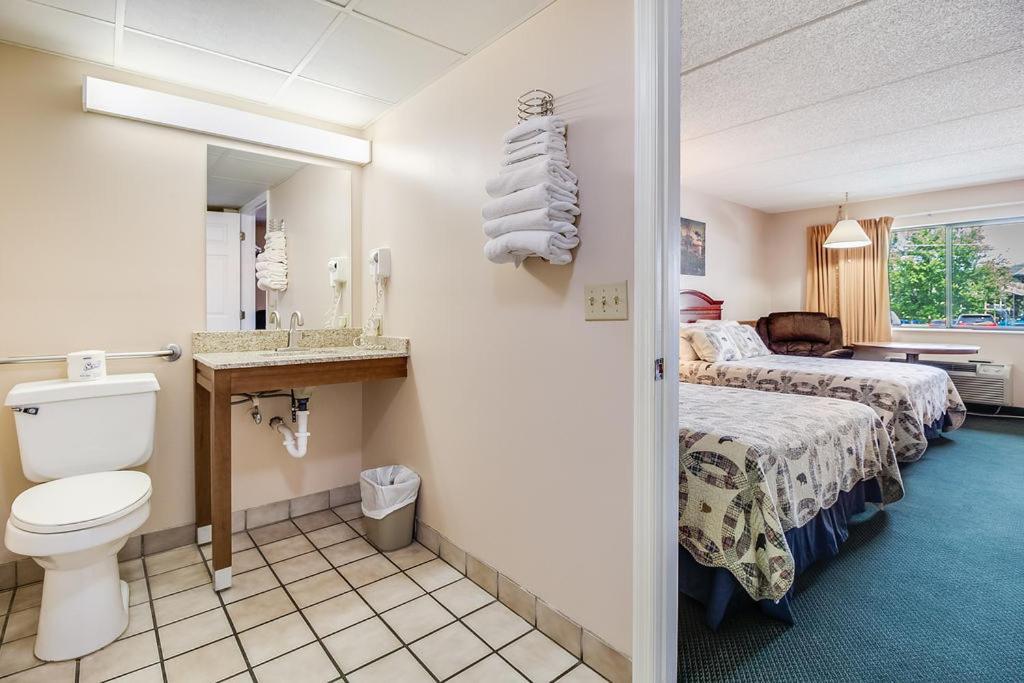 Mountain Breeze Motel photo 3