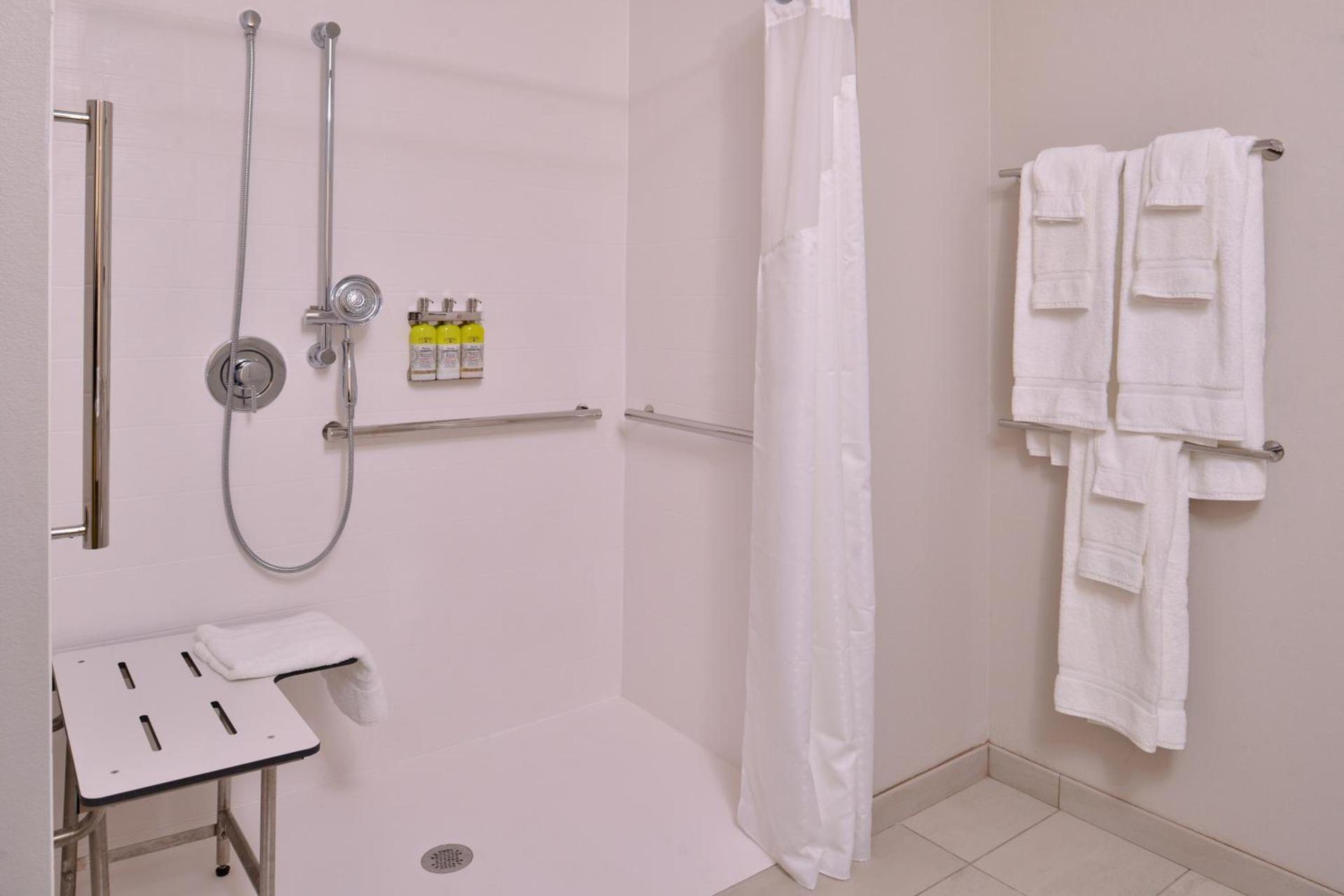 Holiday Inn Express & Suites - Olathe West by IHG photo 20