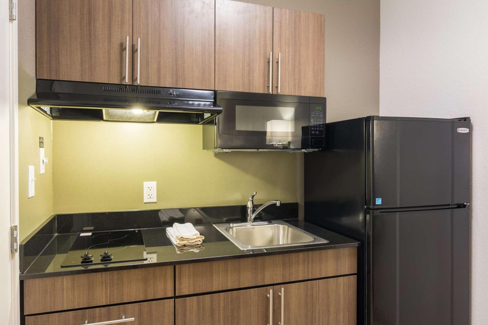 Studio 6 Extended Stay - Tucker, GA - Atlanta Northlake photo 11