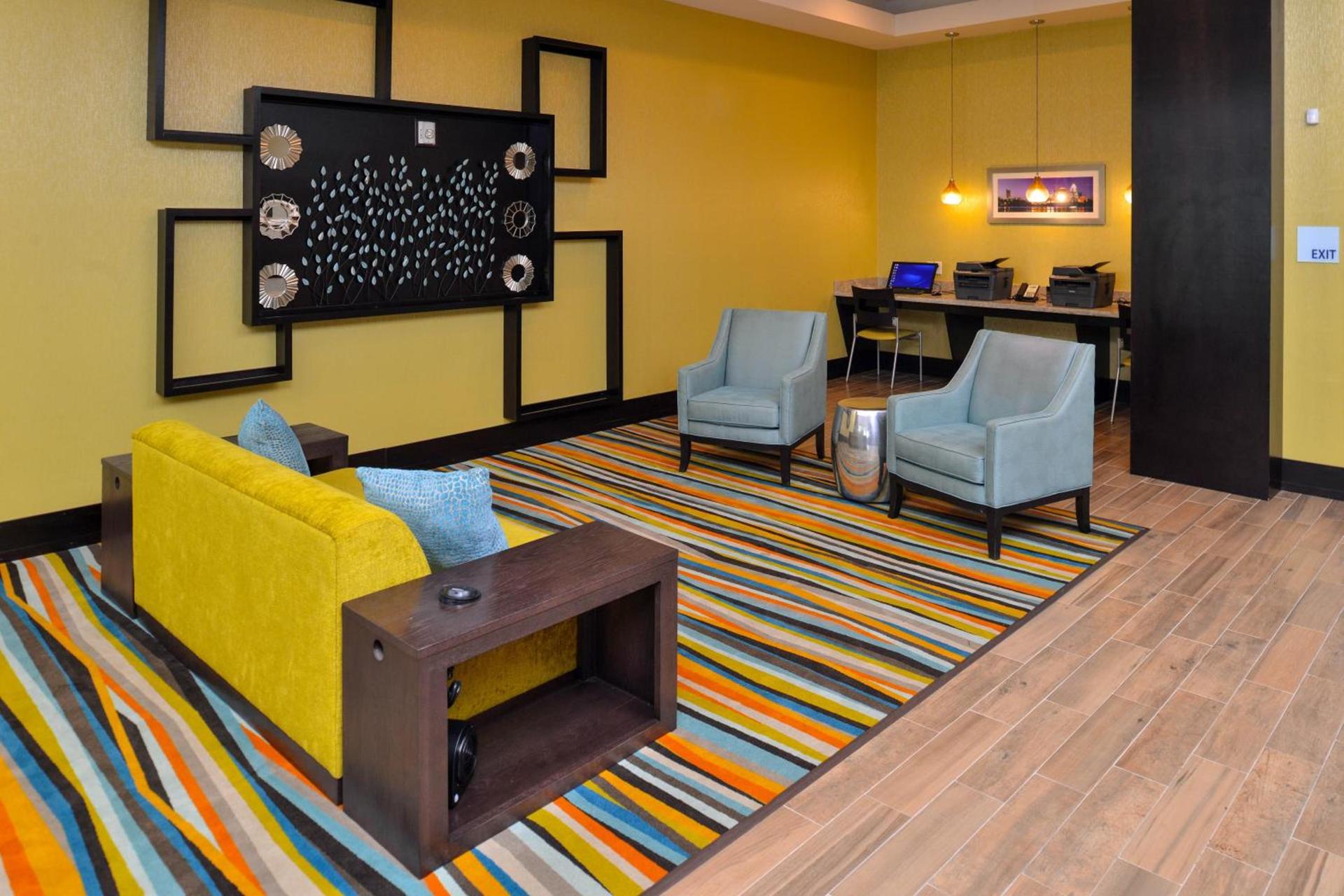Holiday Inn Express & Suites Austin South by IHG photo 12