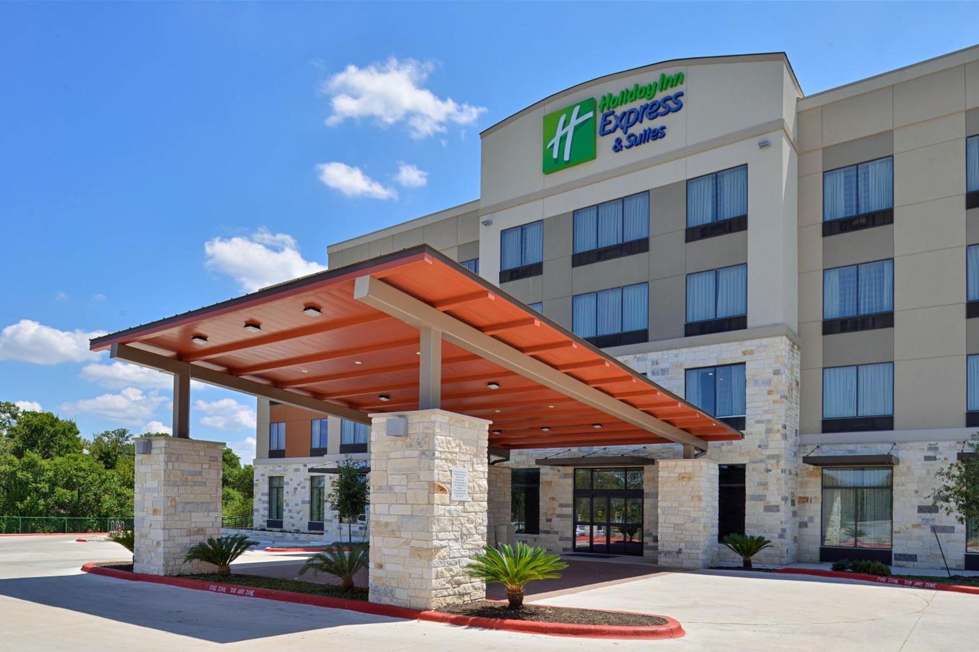 Holiday Inn Express & Suites Austin South by IHG photo 1